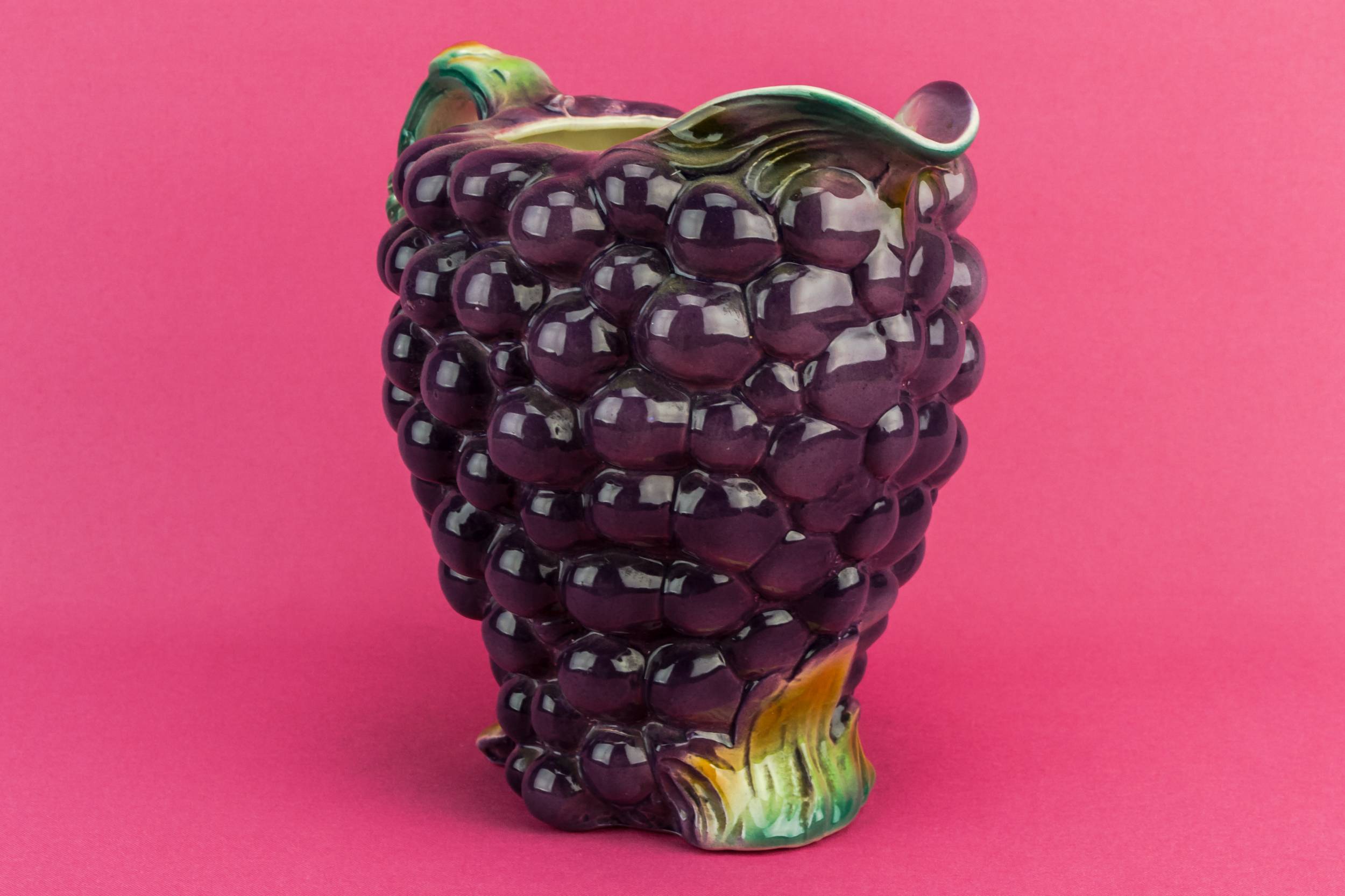 Vintage Novelty Water — Art Deco grapes jug 4
