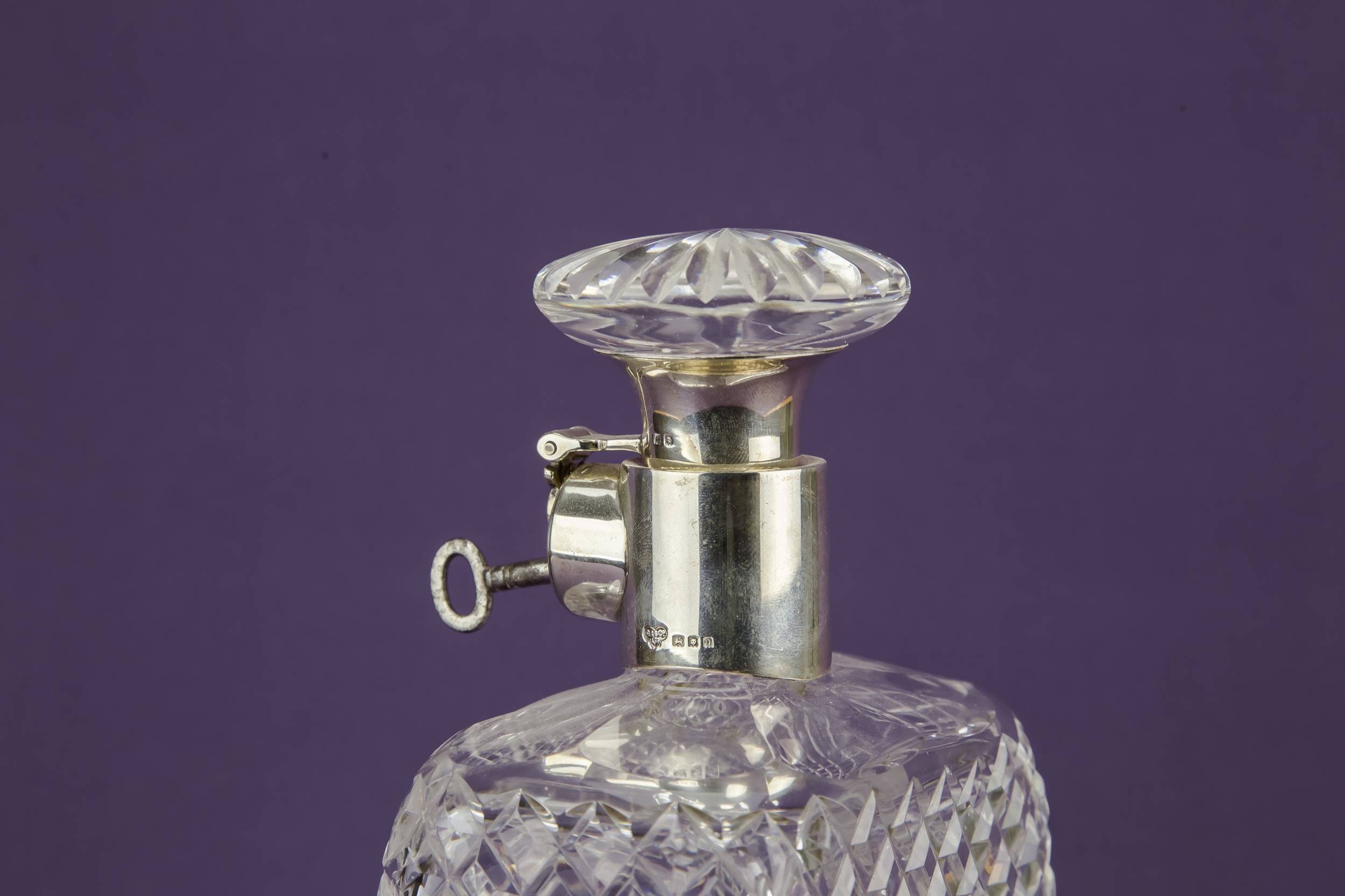 Cut Glass Art — Rectangular whisky decanter 3