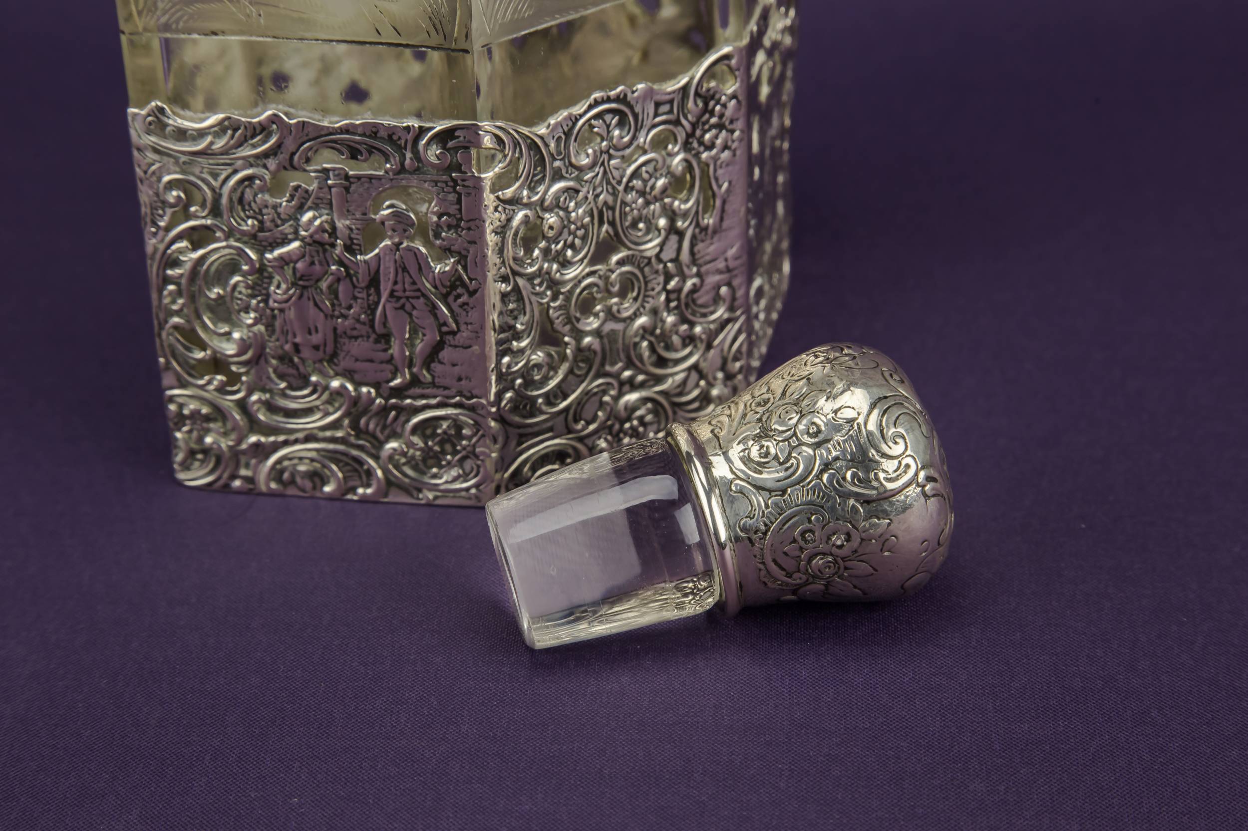 Blown Glass Silver — Glass and silver decanter 2
