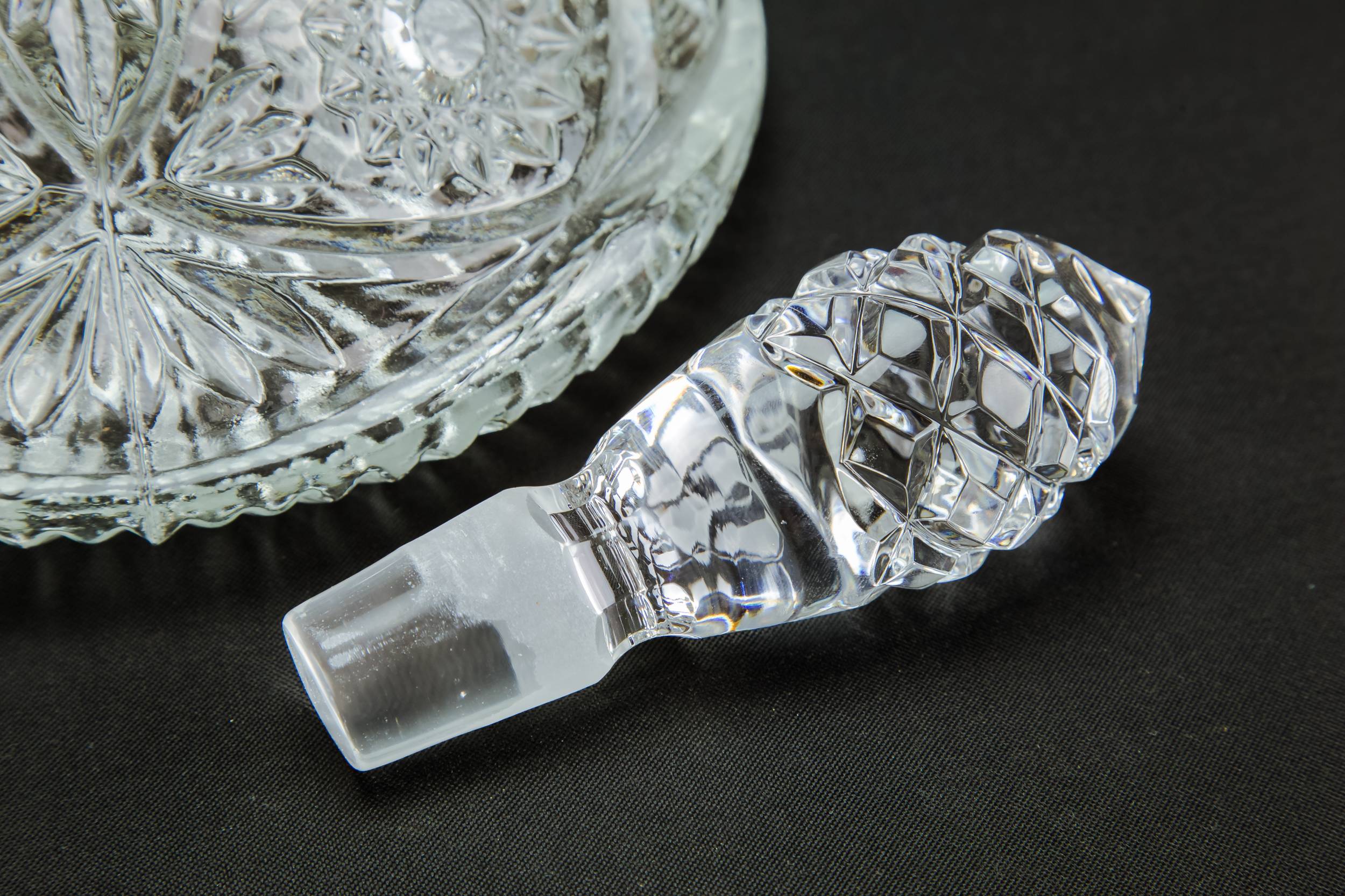 Moulded Glass Silver — Pyramid decanter 1