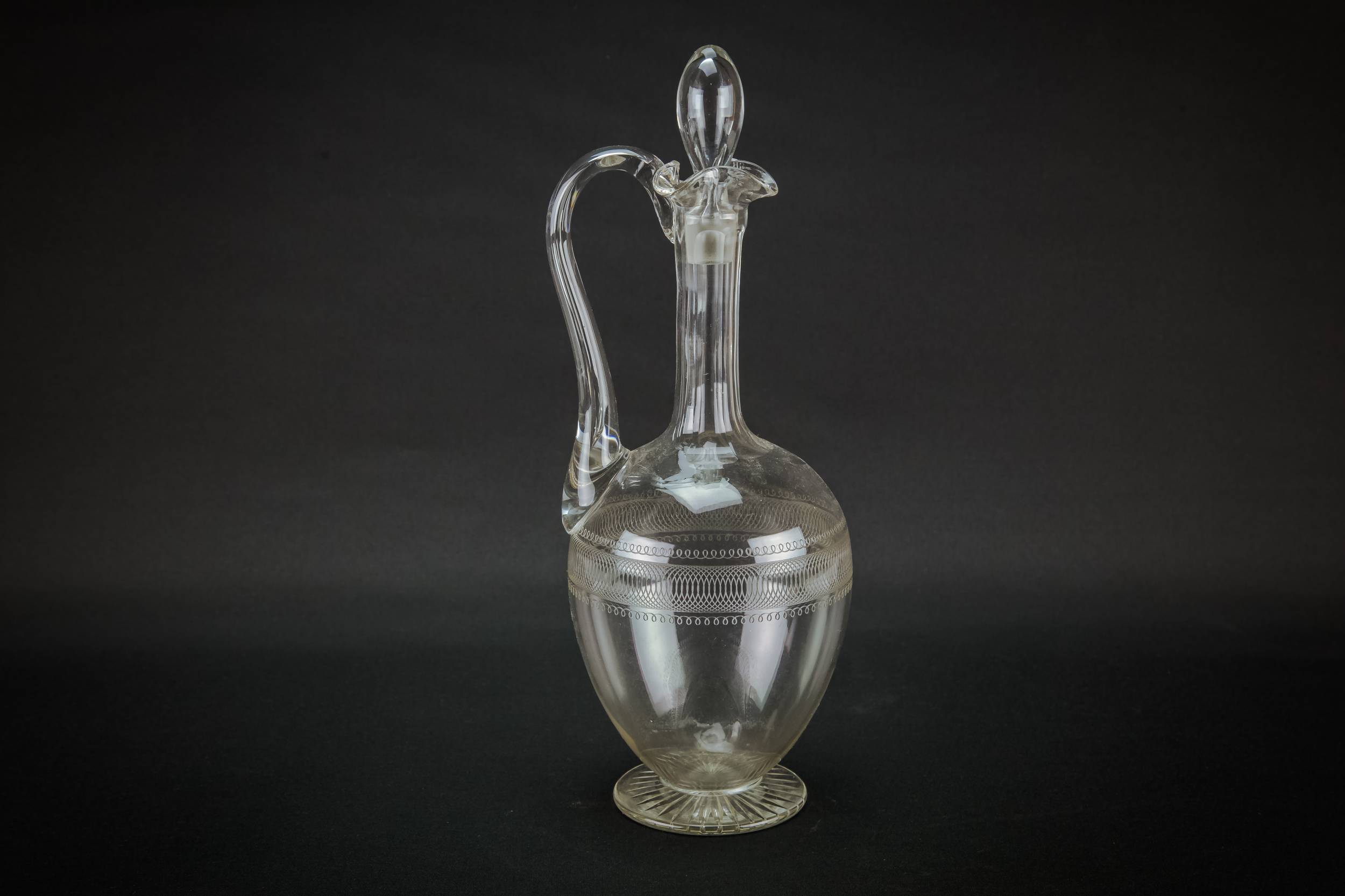 Cut Glass Antique — Ovoid cut glass carafe 2