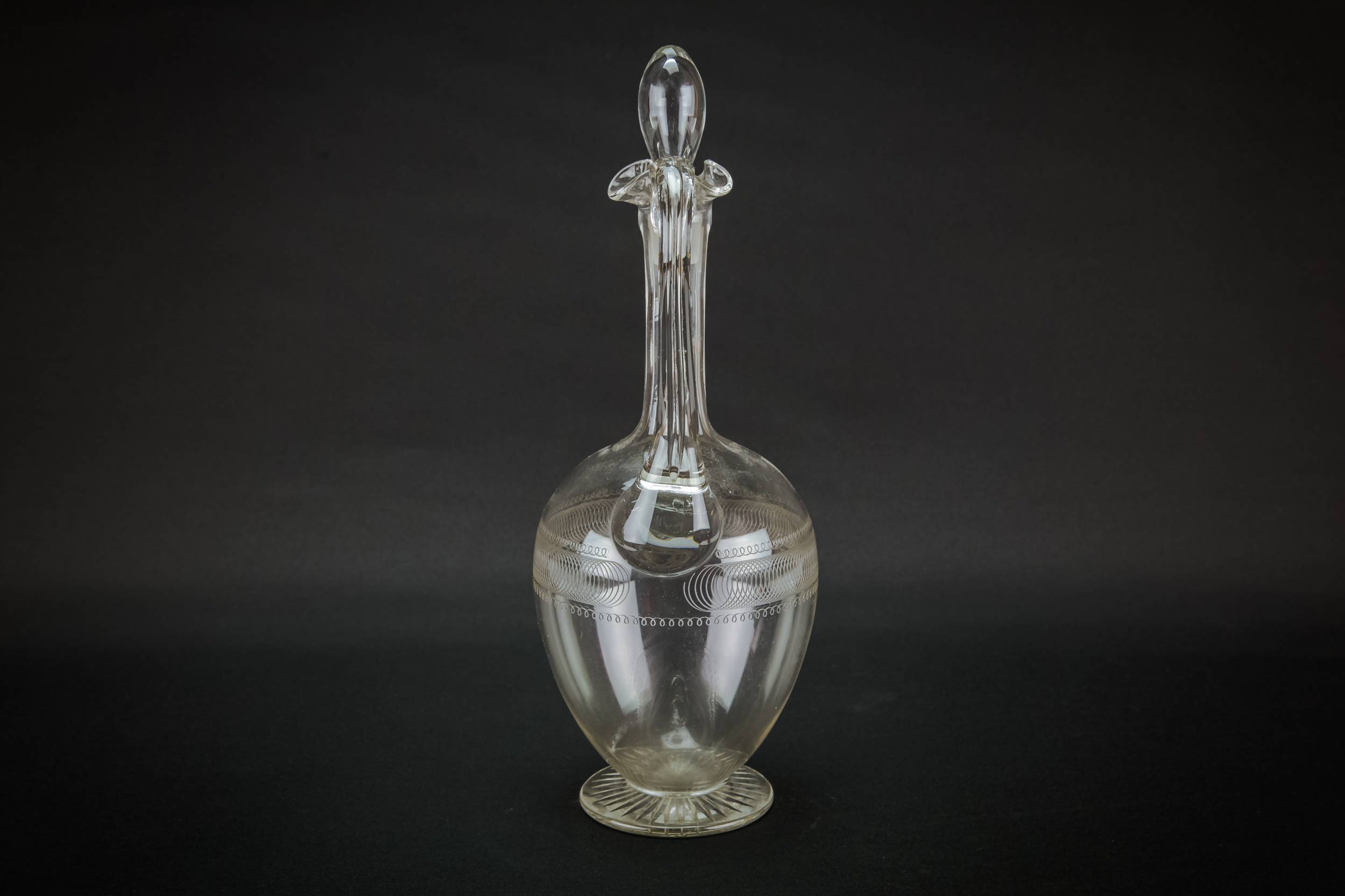 Cut Glass Antique — Ovoid cut glass carafe 3