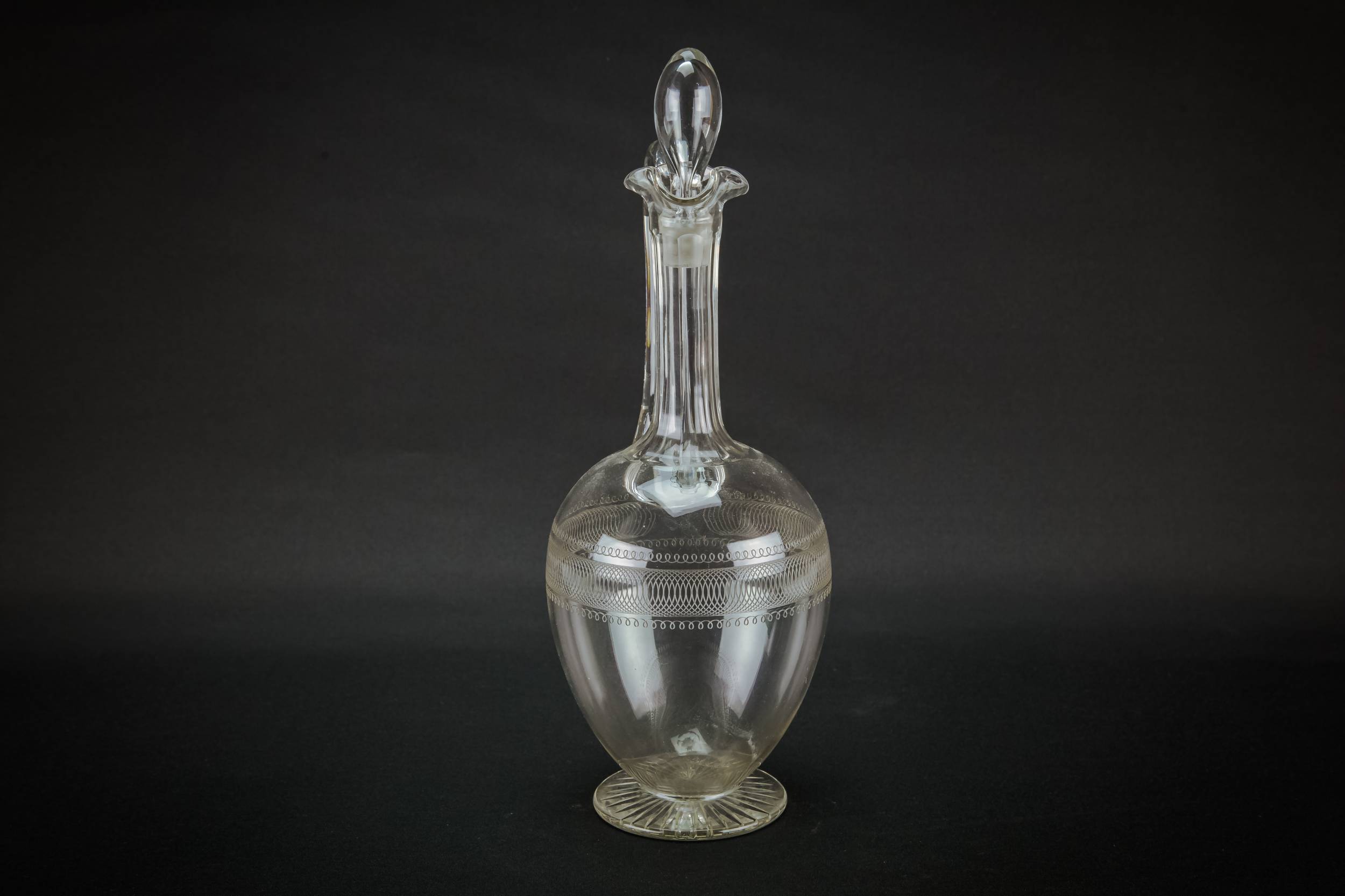 Cut Glass Antique — Ovoid cut glass carafe 4