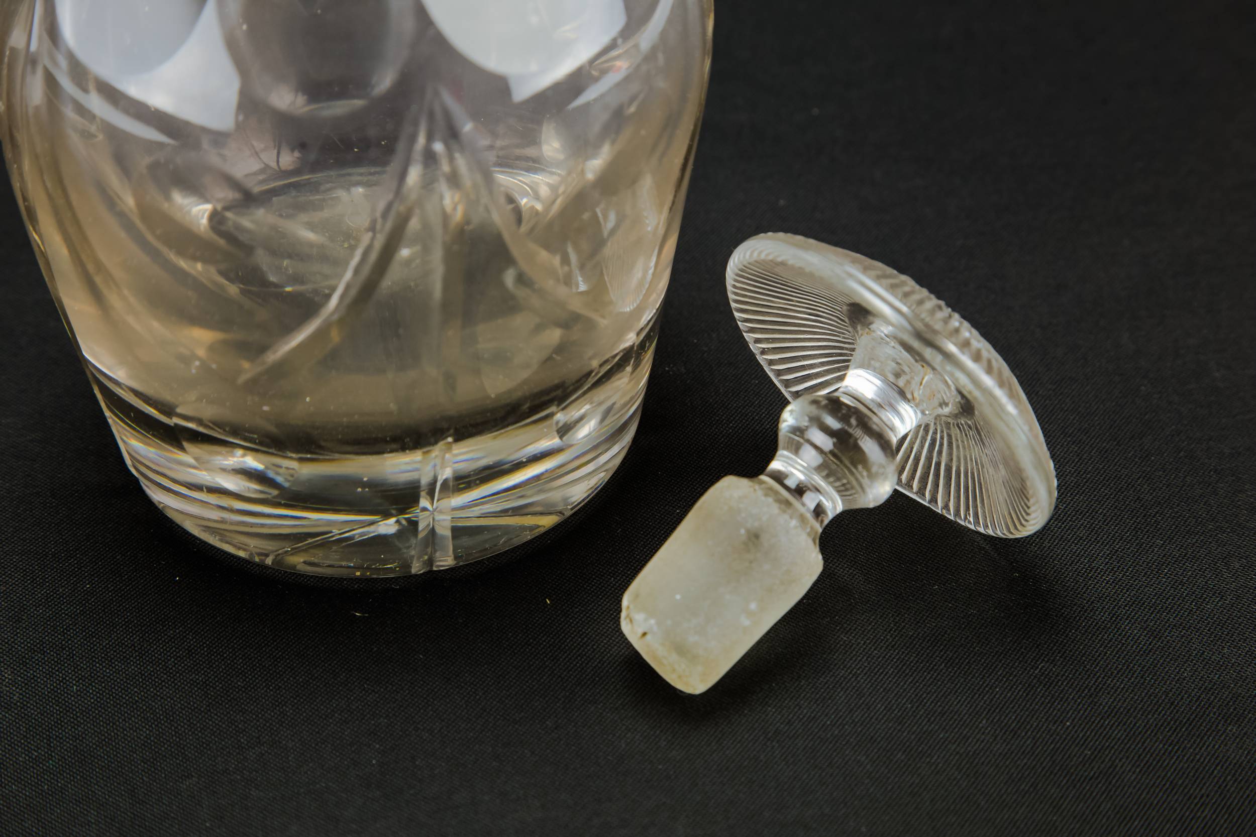 Cut Glass Antique — Cut glass sherry decanter 1