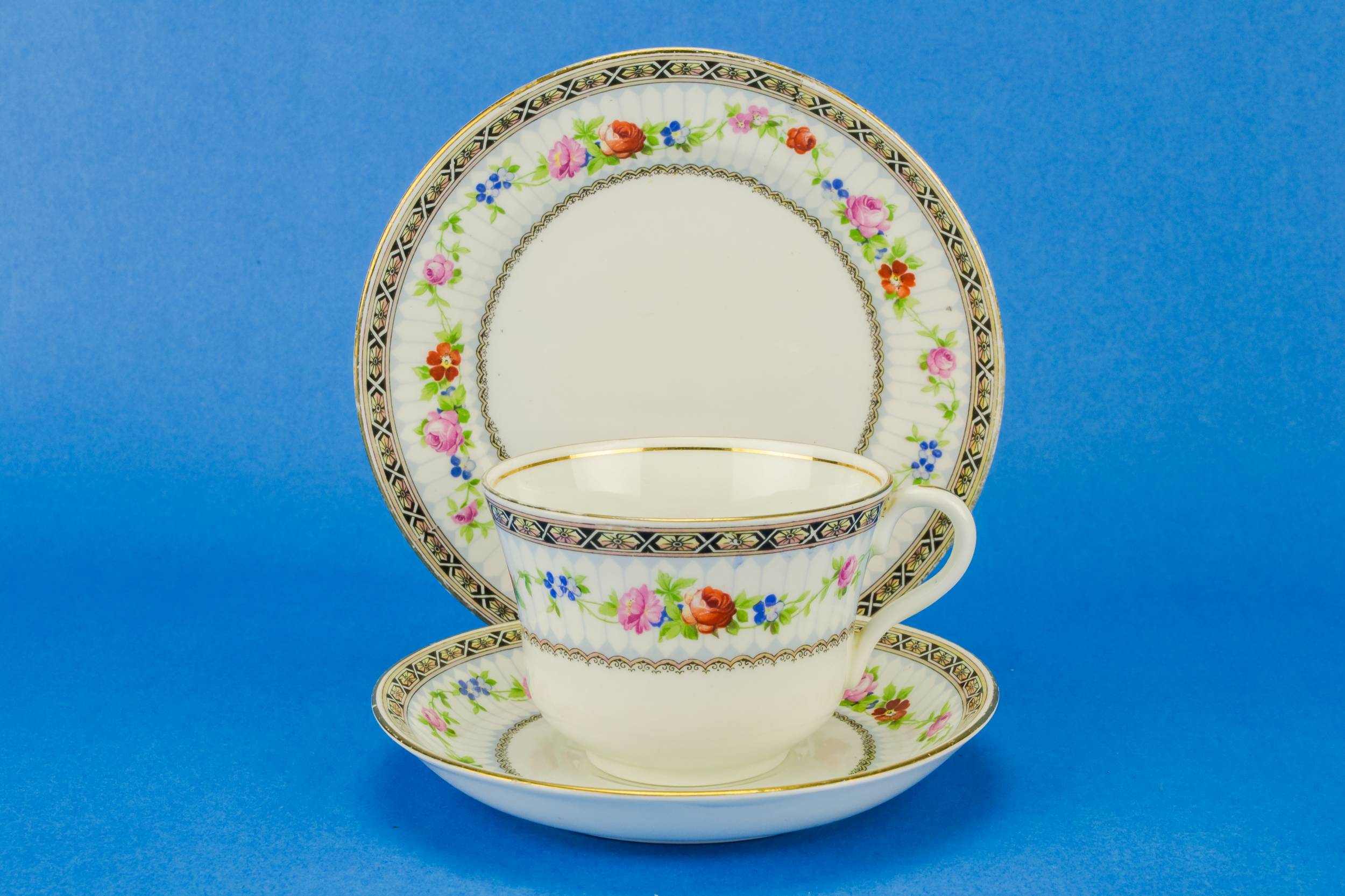 Neo-classical Porcelain Floral — Floral tea set for one 2