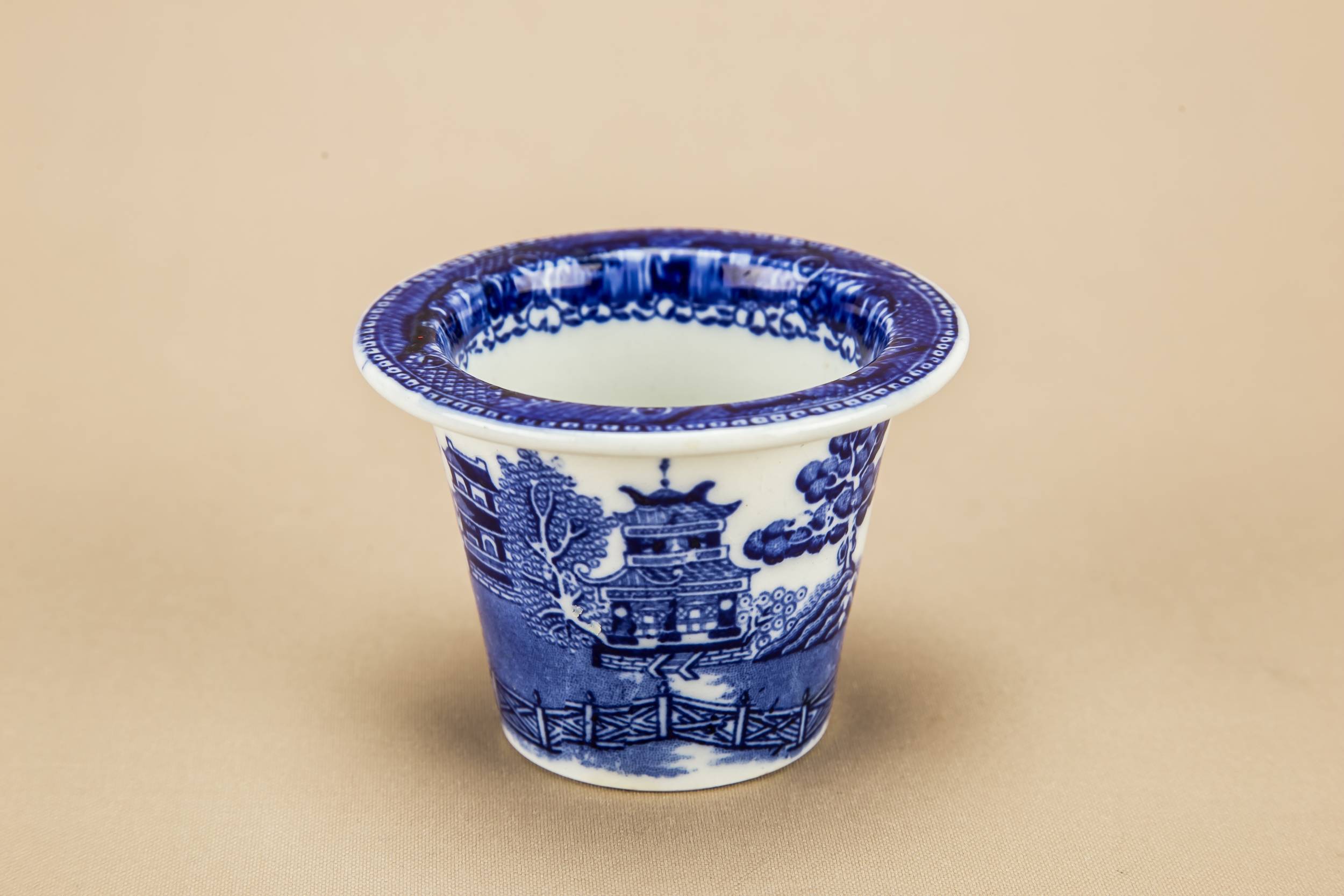 Victorian Antique BOWLS — 5 blue willow serving bowls