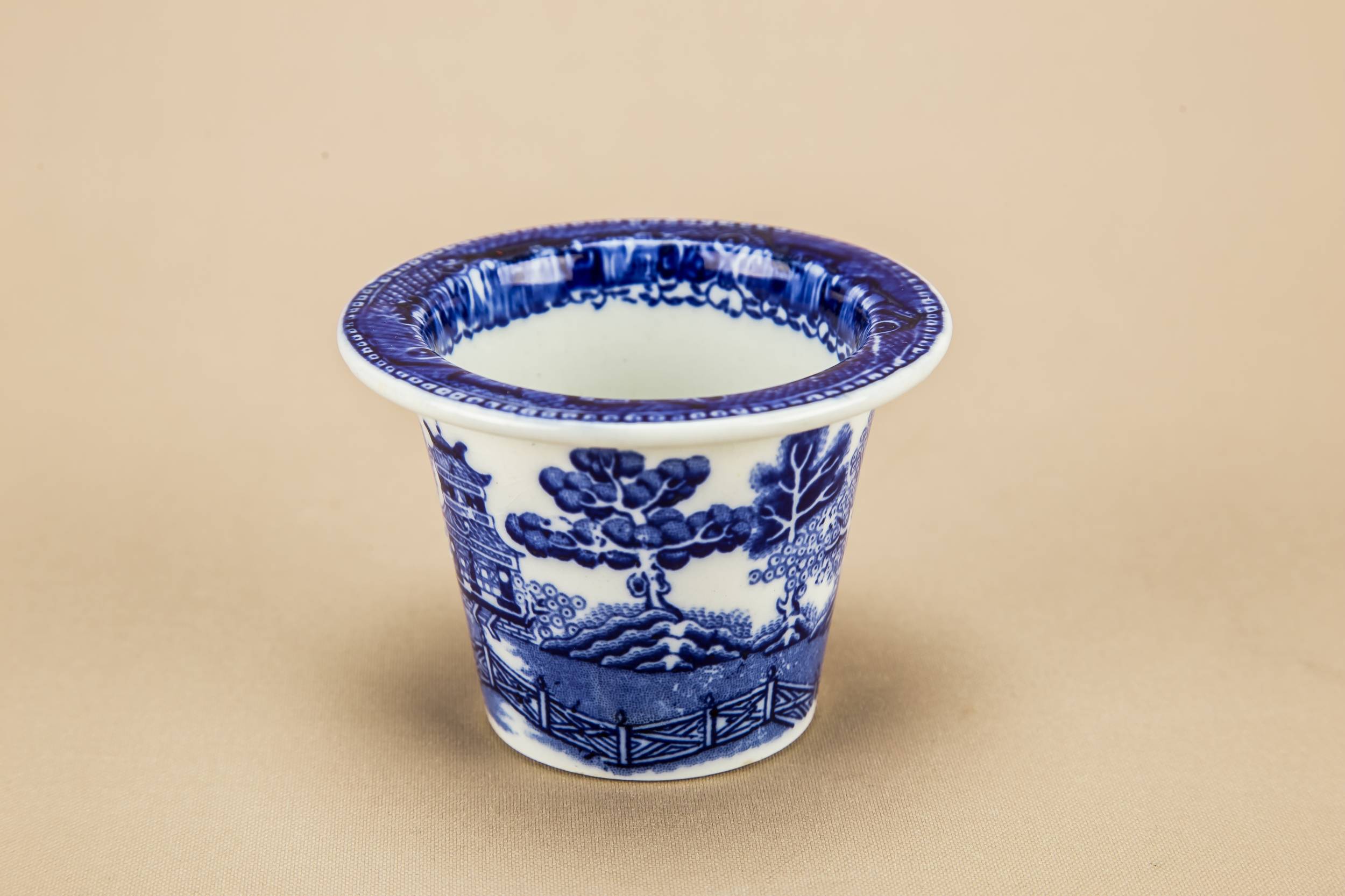 Victorian Antique BOWLS — 5 blue willow serving bowls 3