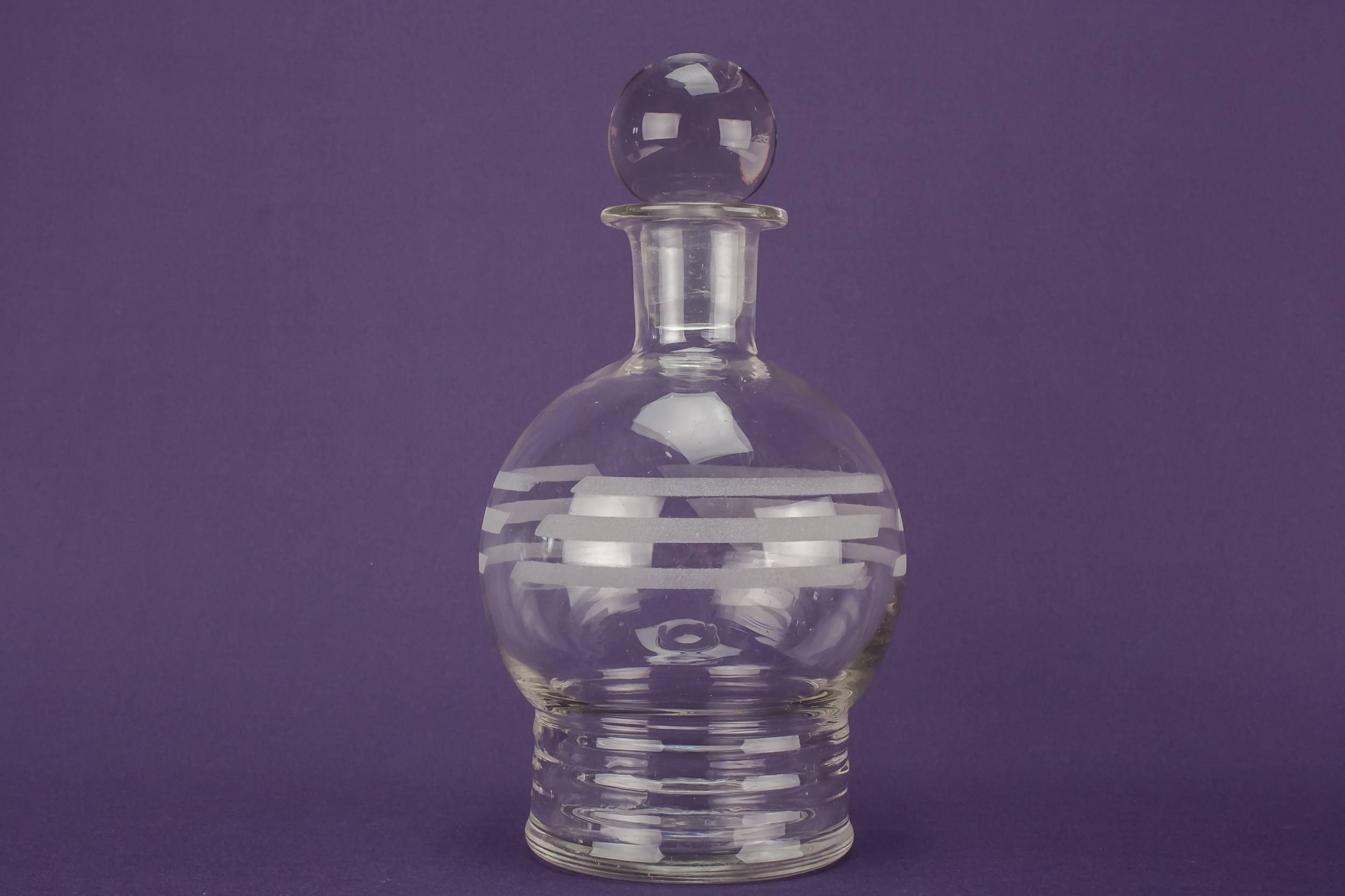 Blown Glass Vintage — Globular blown glass decanter