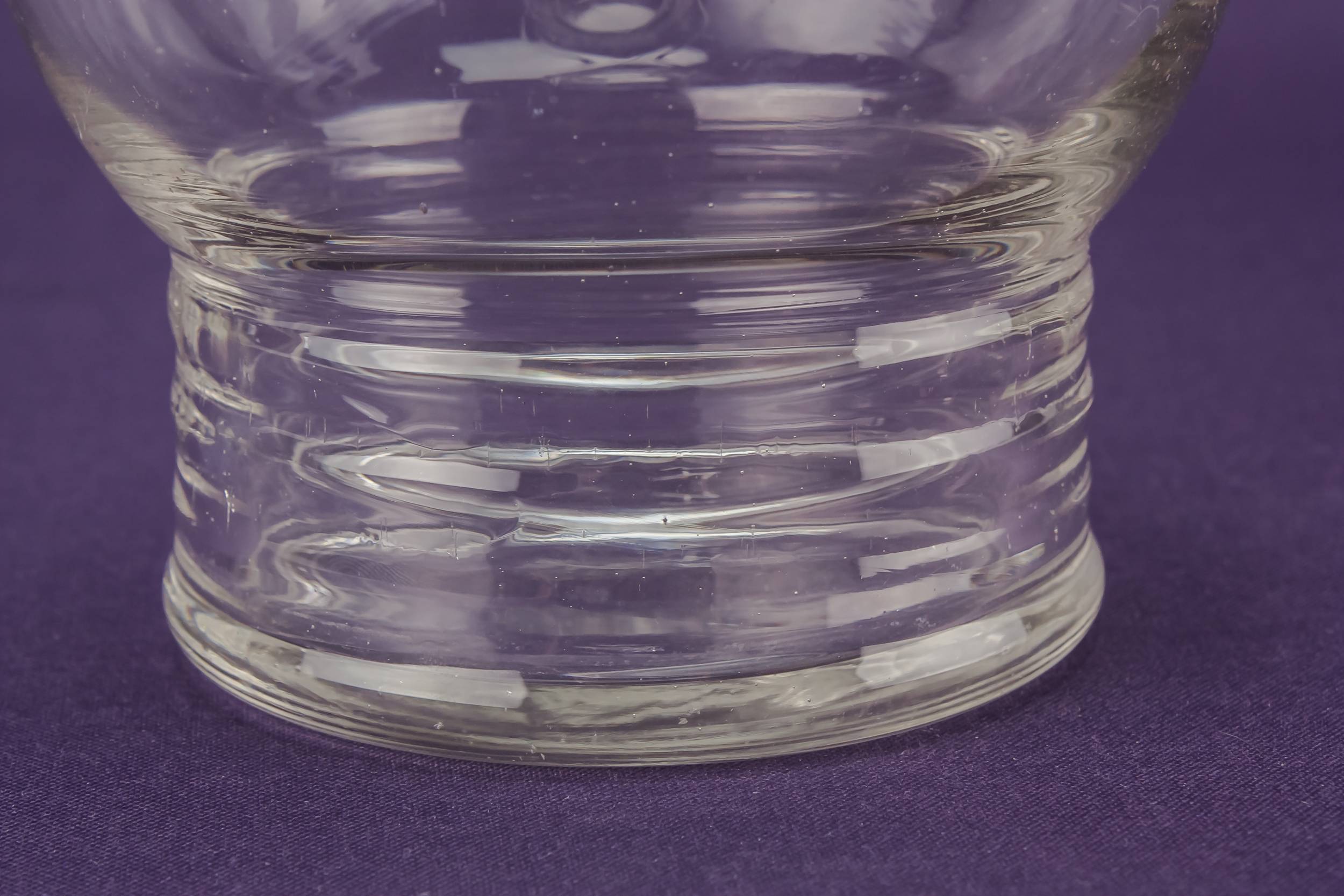 Blown Glass Vintage — Globular blown glass decanter 2