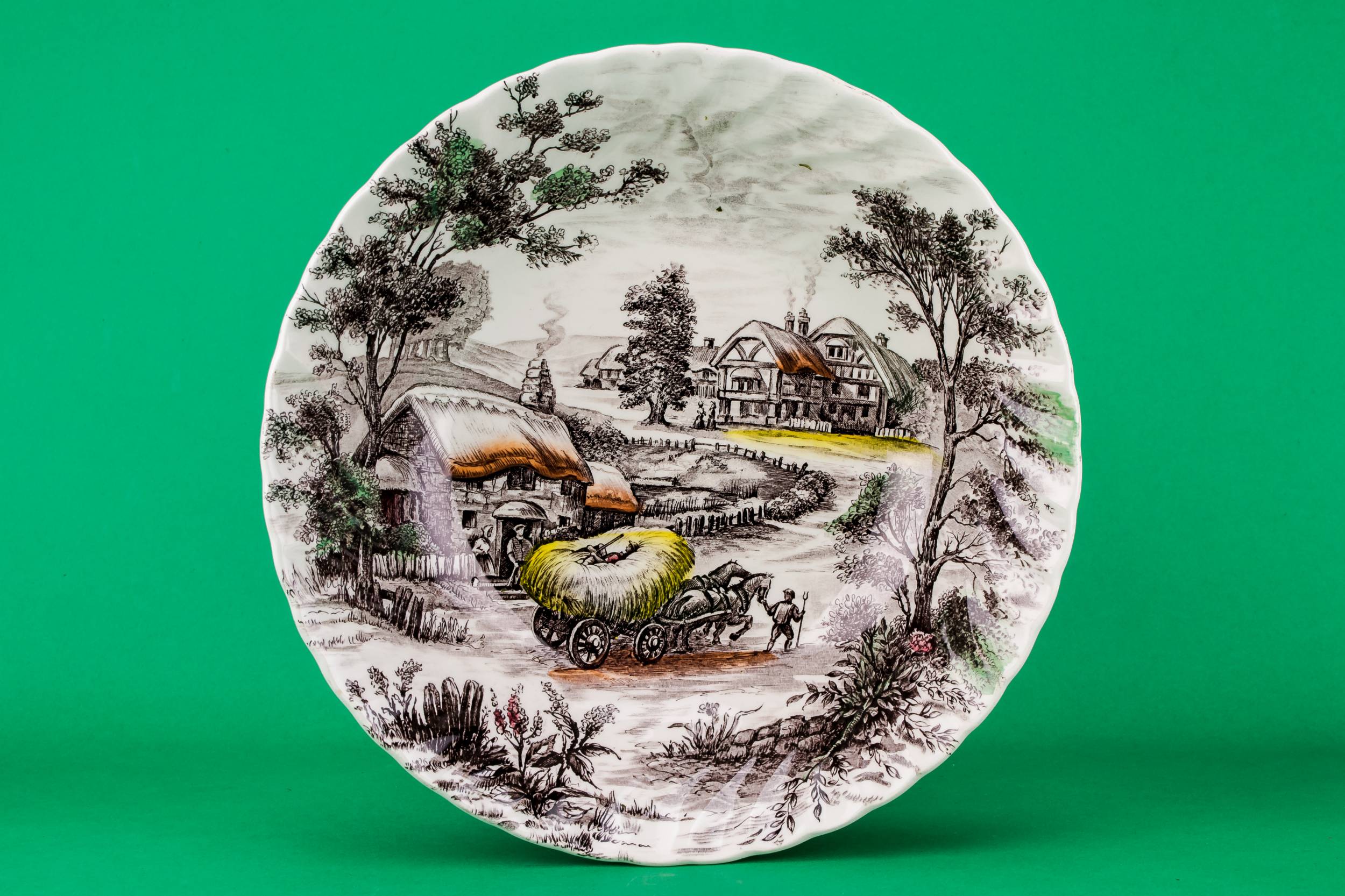 Vintage Charming Ironstone — Retro serving bowl 1
