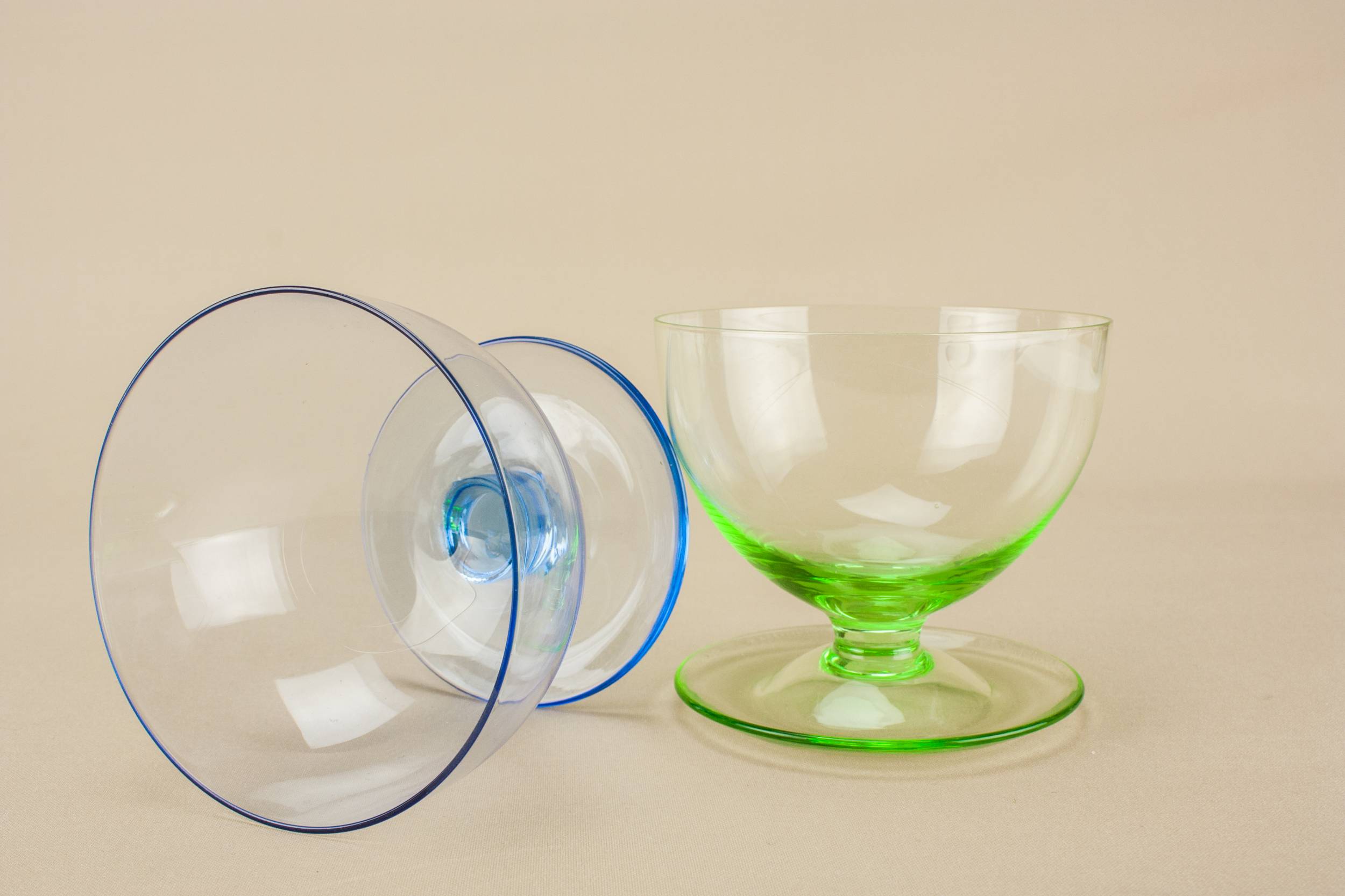 Colourful Crystal Art — 5 coloured champagne glasses 2