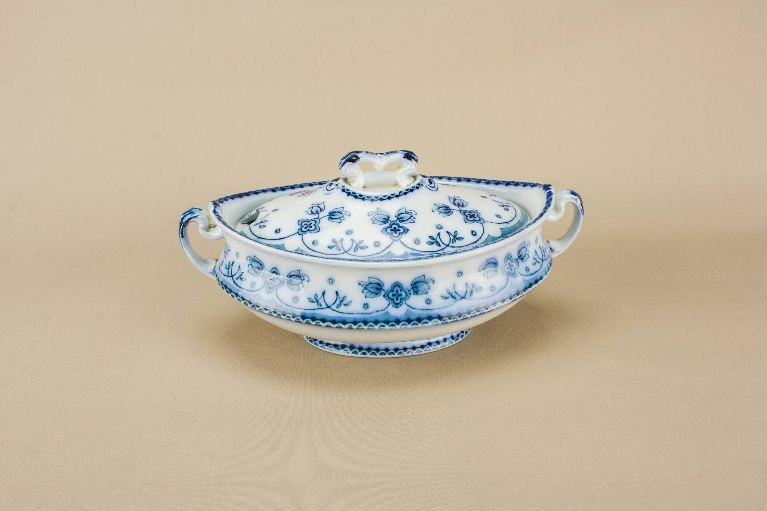 Elegant Antique Floral — Neo-Classical pottery tureen