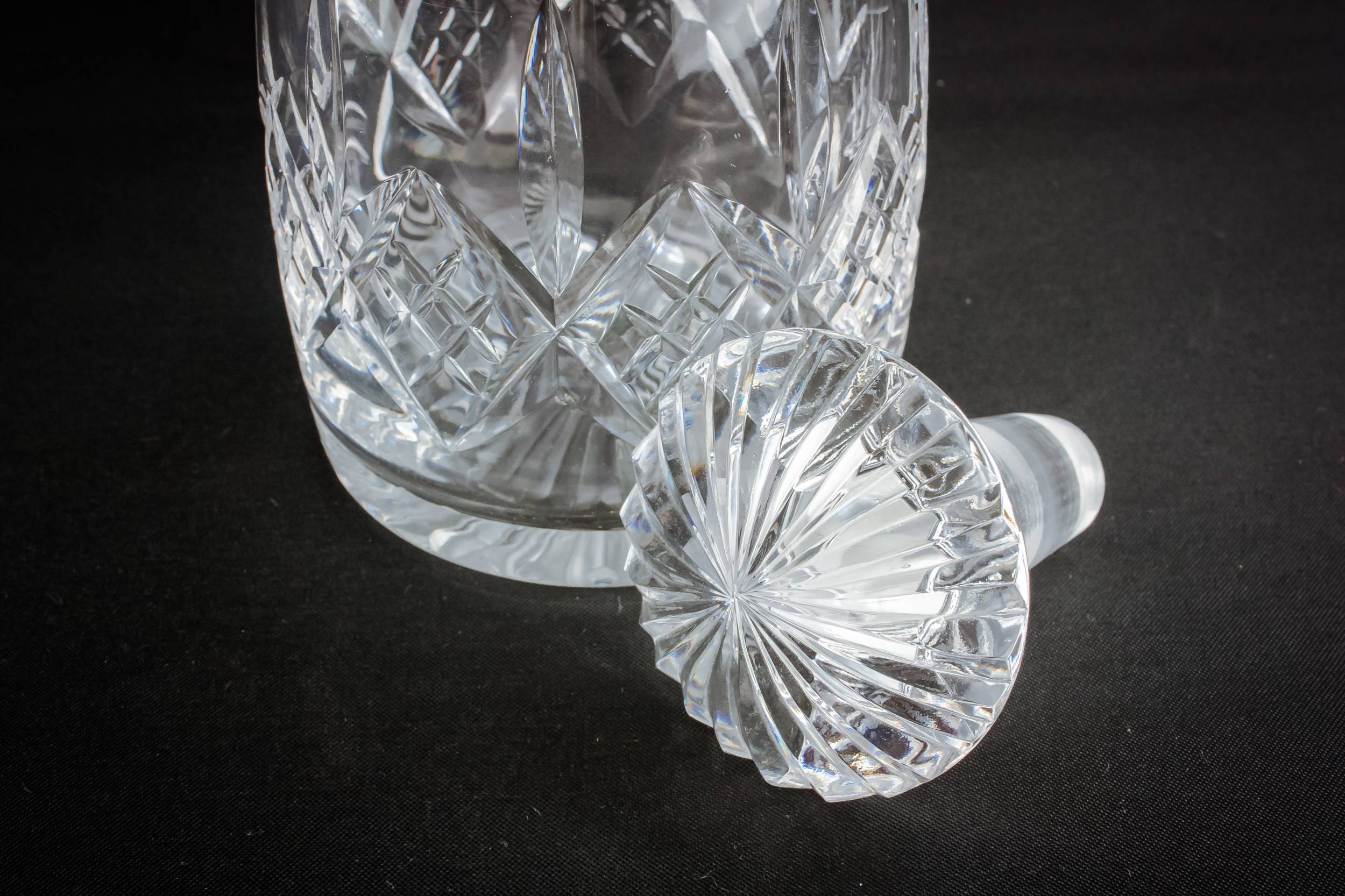 Moulded Glass Tapered — Moulded glass decanter 1