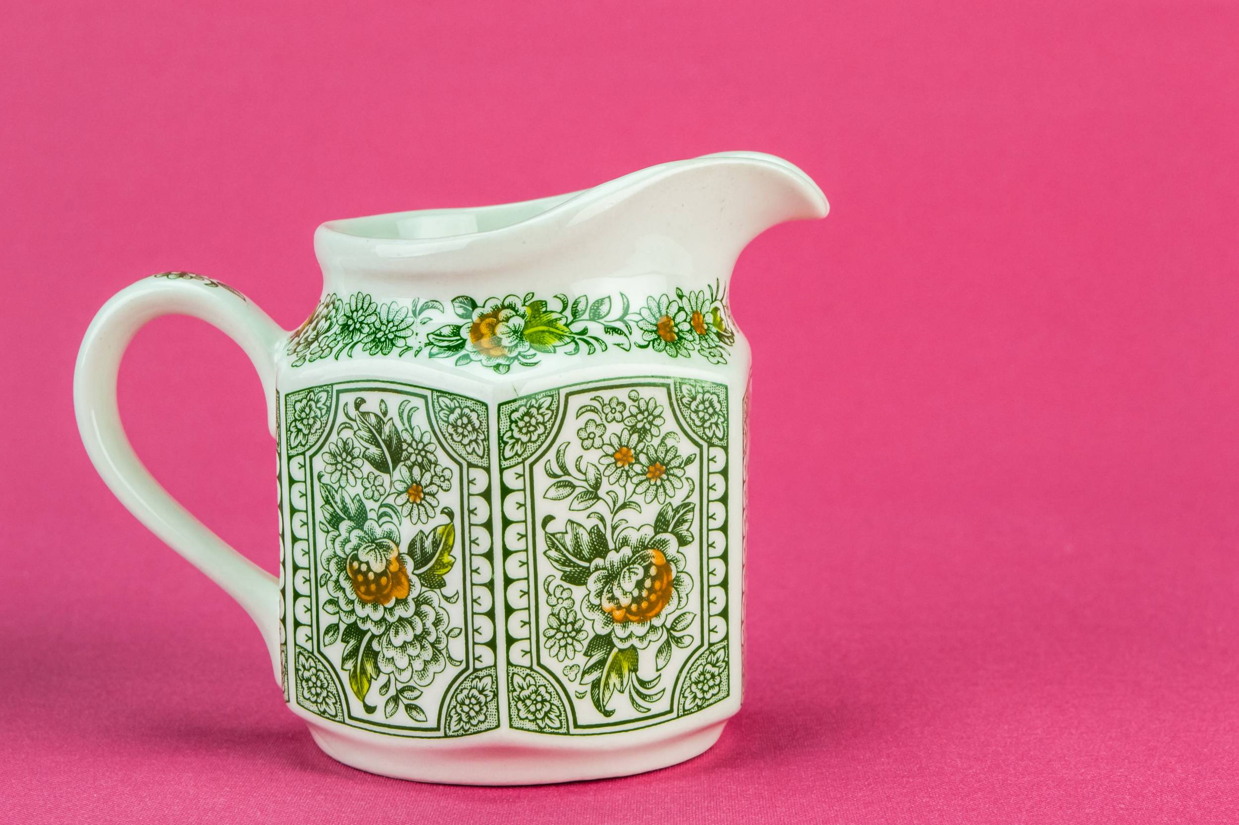 Retro Vintage Canterbury — Ironstone tea set for six 2