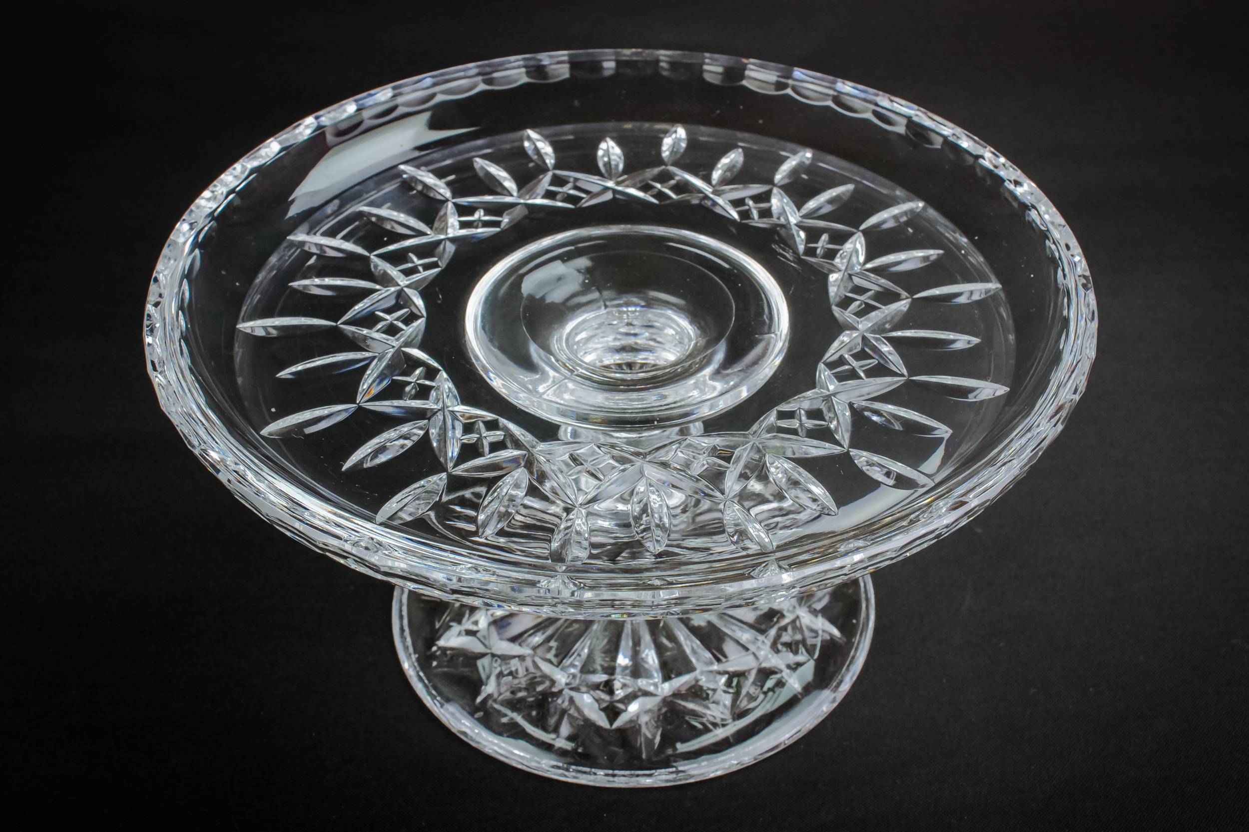 Elegant Vintage Glass — Retro glass cake stand 1