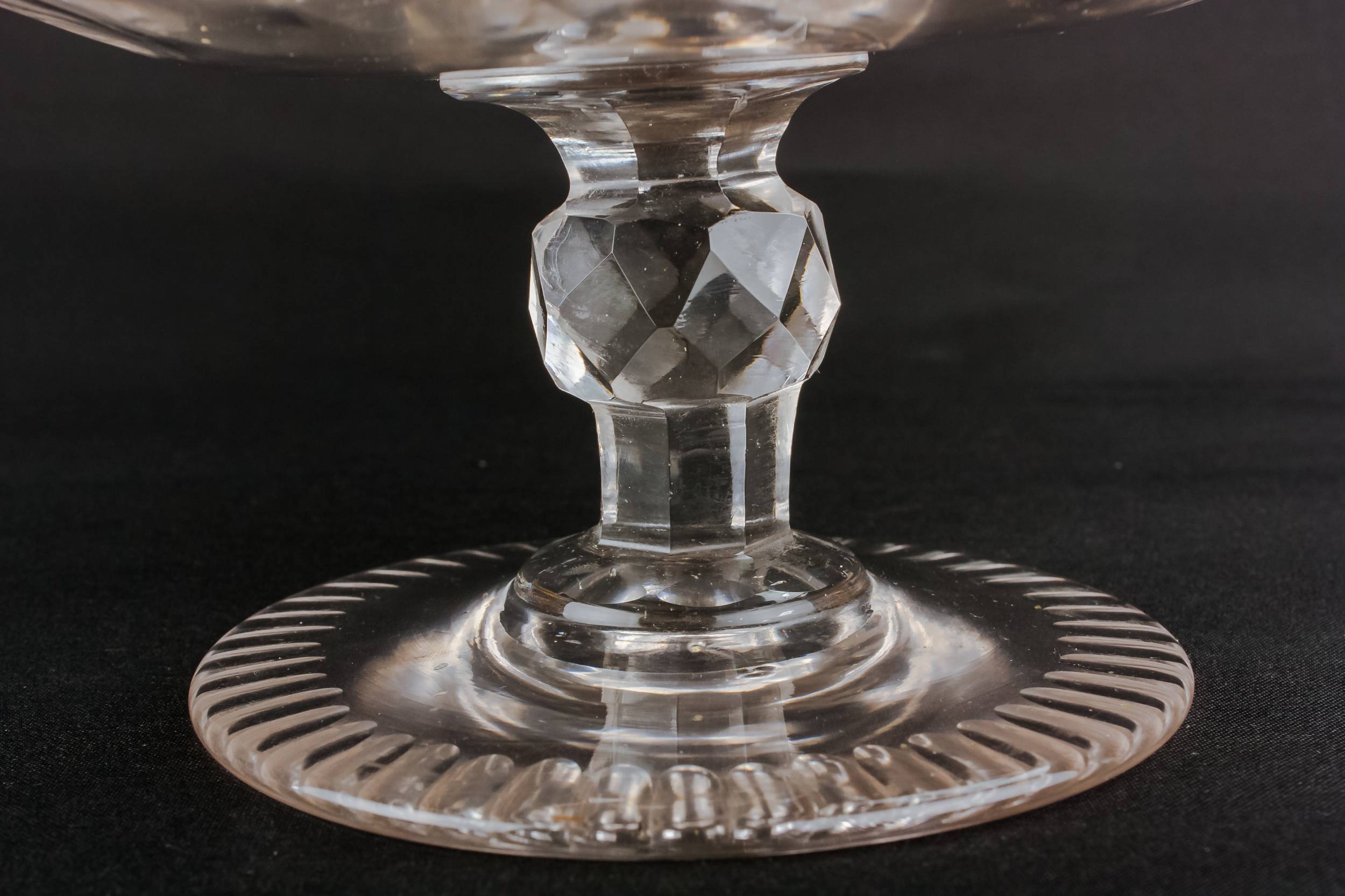 Attractive Antique CAKE — Victorian glass cake stand 3