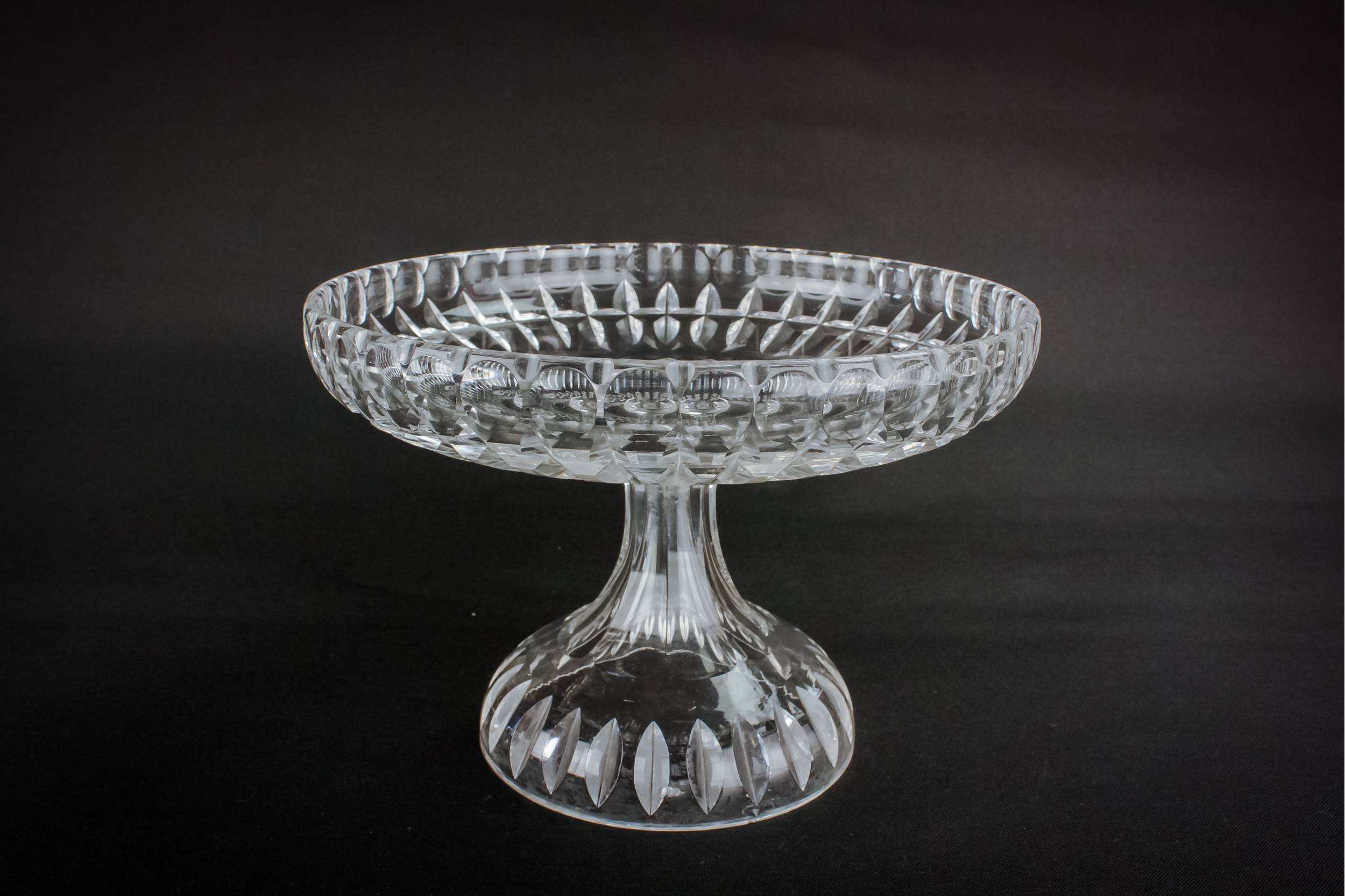 Vintage Traditional CAKE — Art Deco glass cake stand