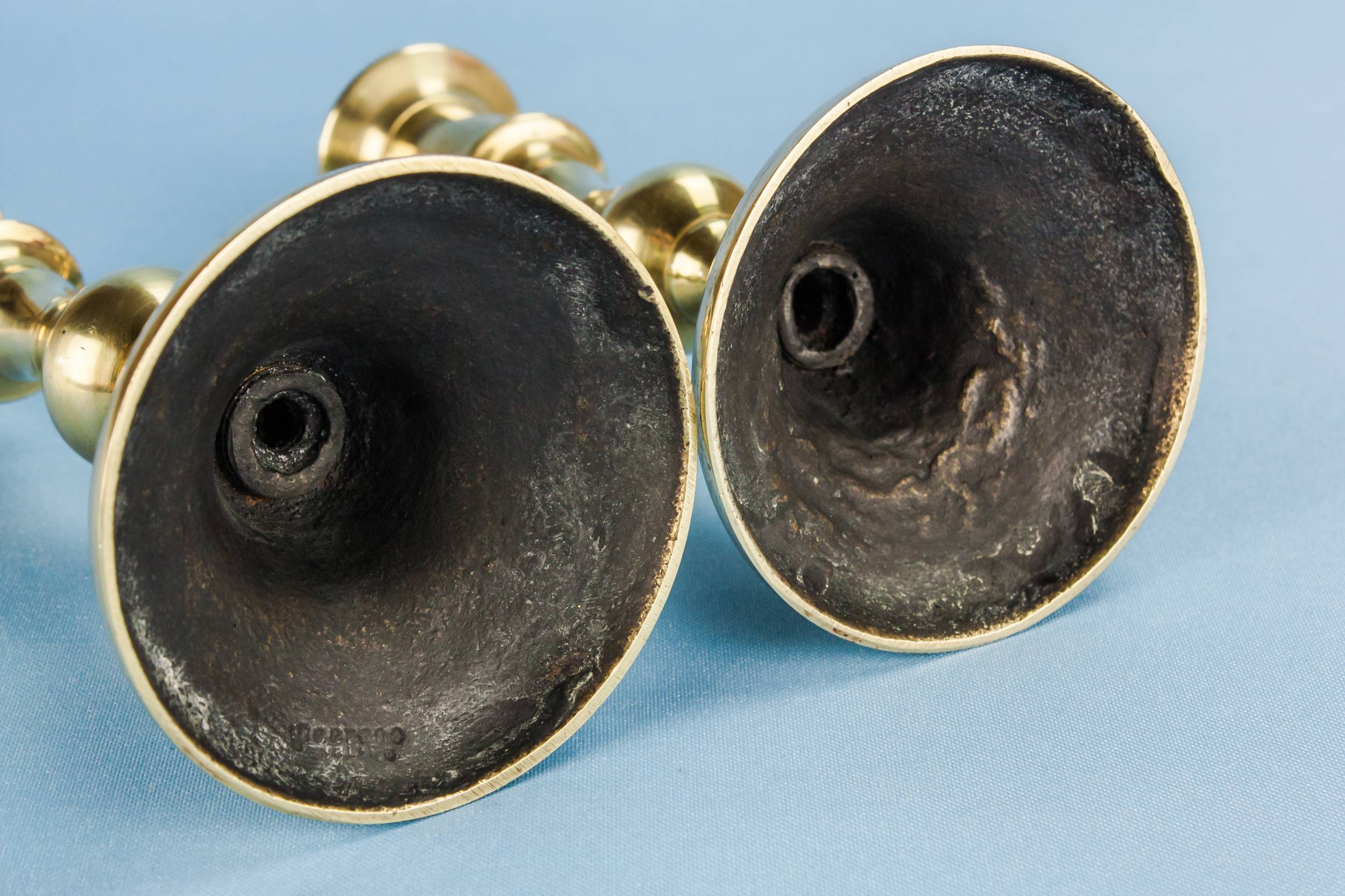 Elegant Brass CANDLESTICKS — 2 brass small candlesticks 1