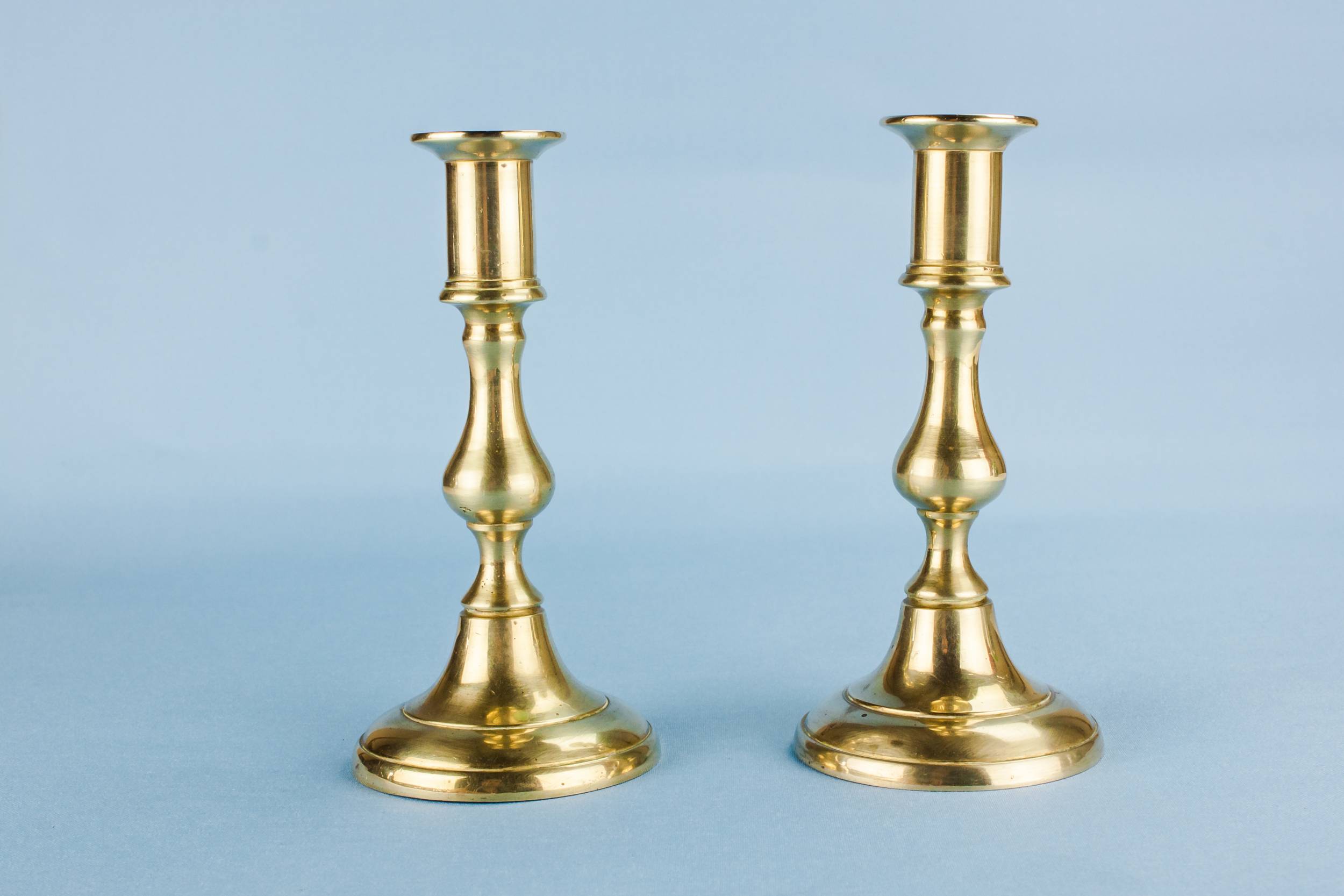 Elegant Brass CANDLESTICKS — 2 brass small candlesticks