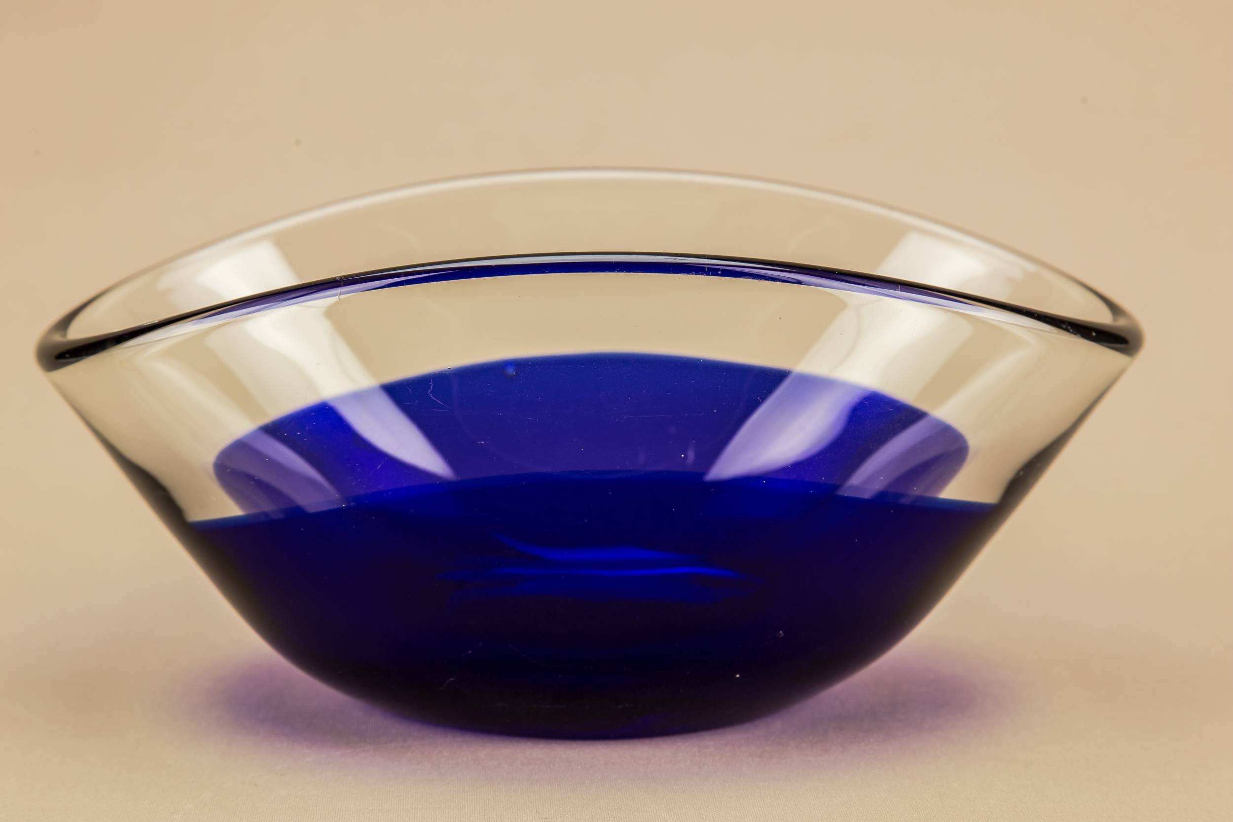 Vintage Charming Glass — Modernist glass bowl 2