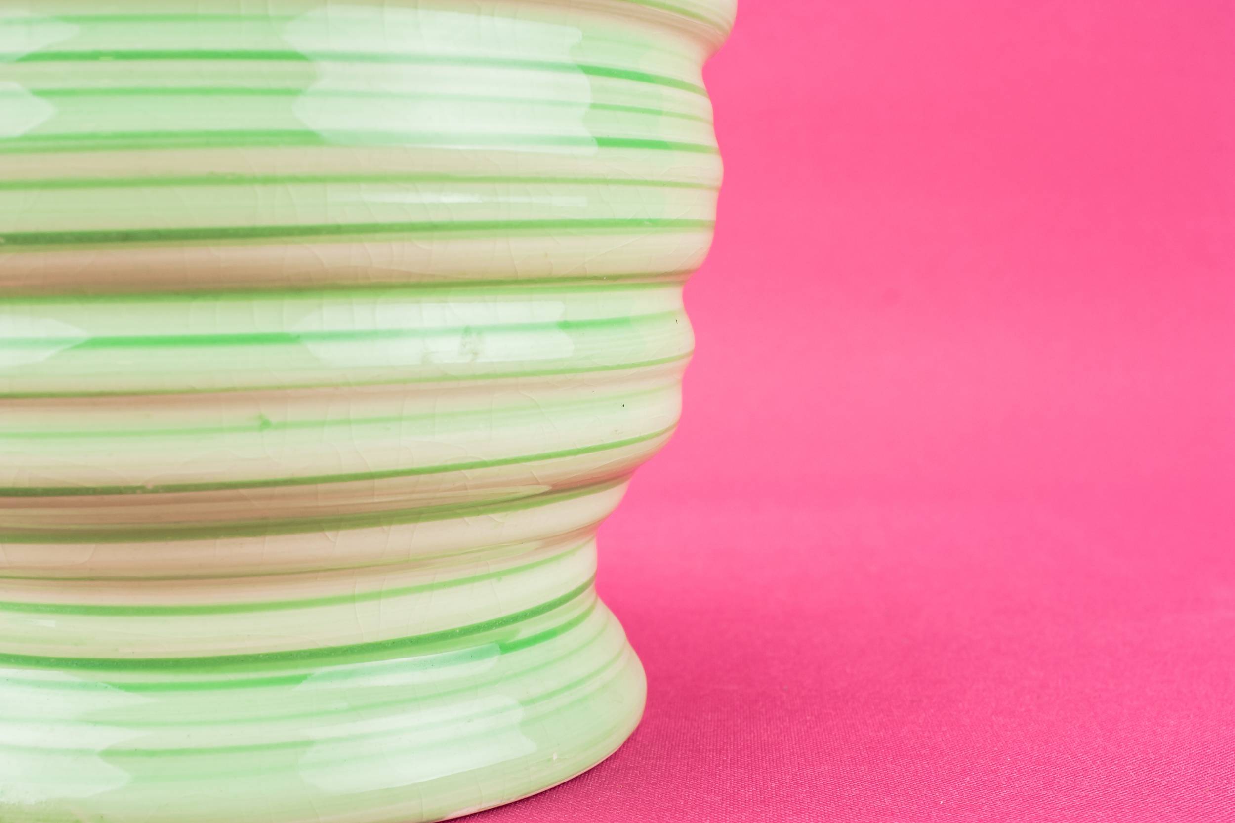 Pottery Charming Wedgwood — Mid-Century Modern vase 2