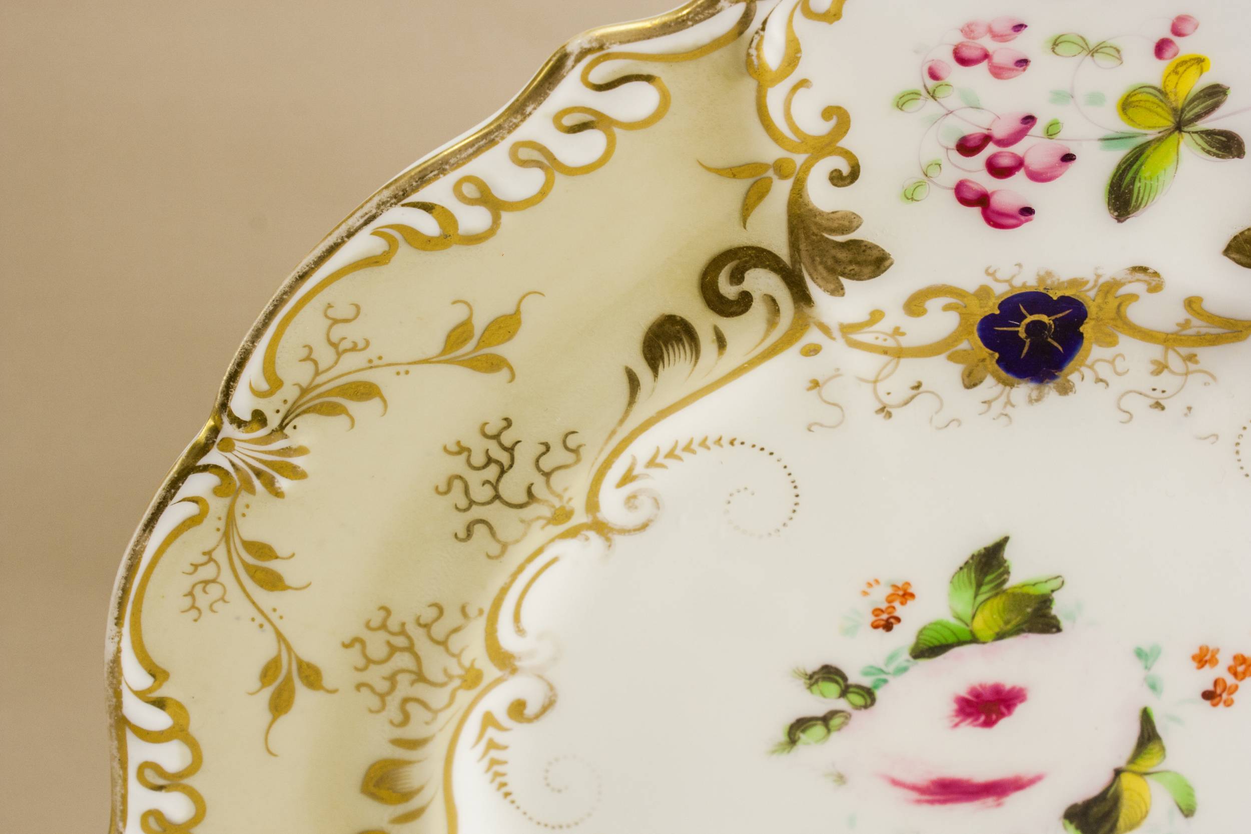 Victorian Antique Pottery — Floral serving plate 1