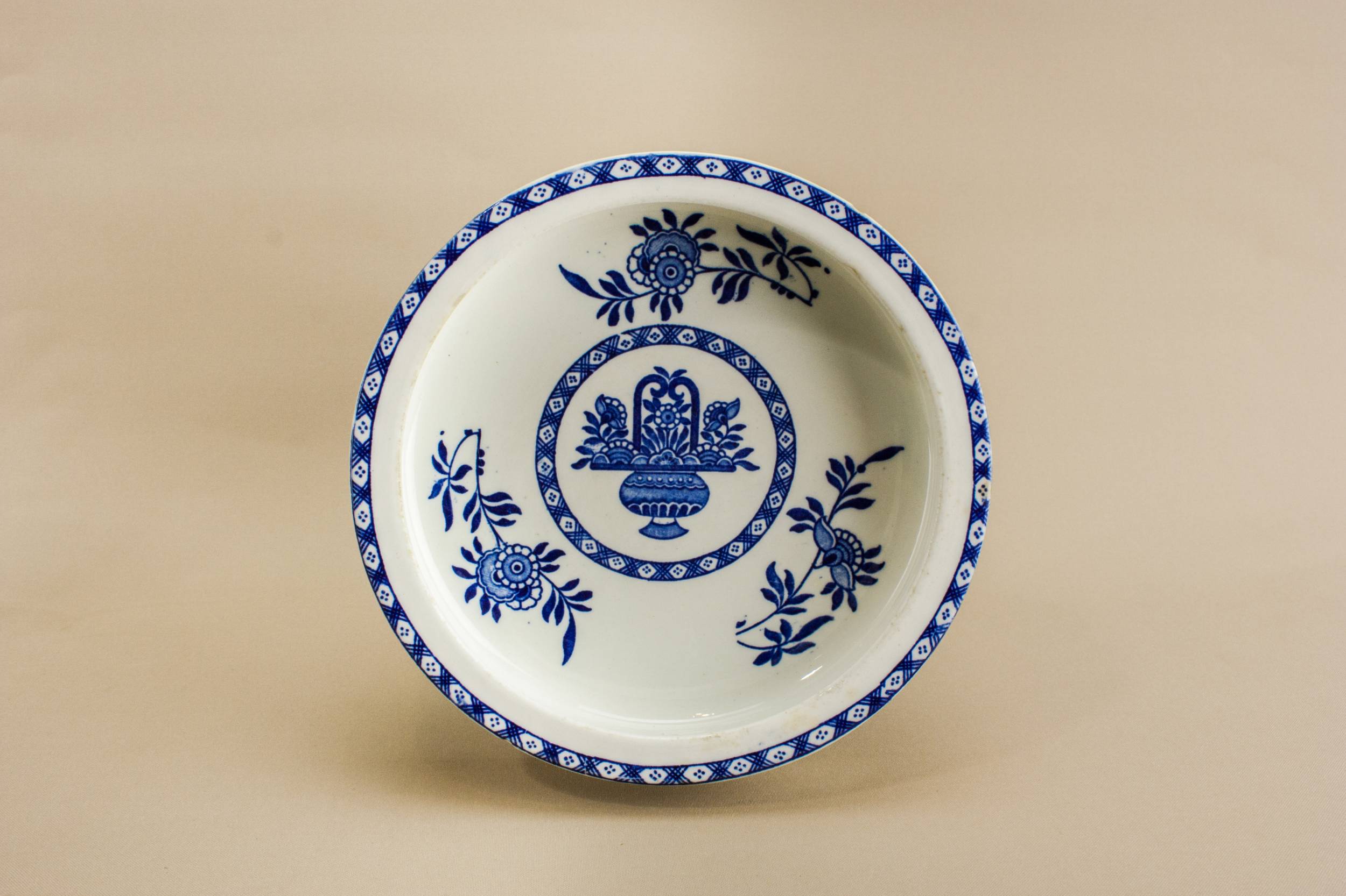 Pottery Antique Wood — Blue and white baby plate