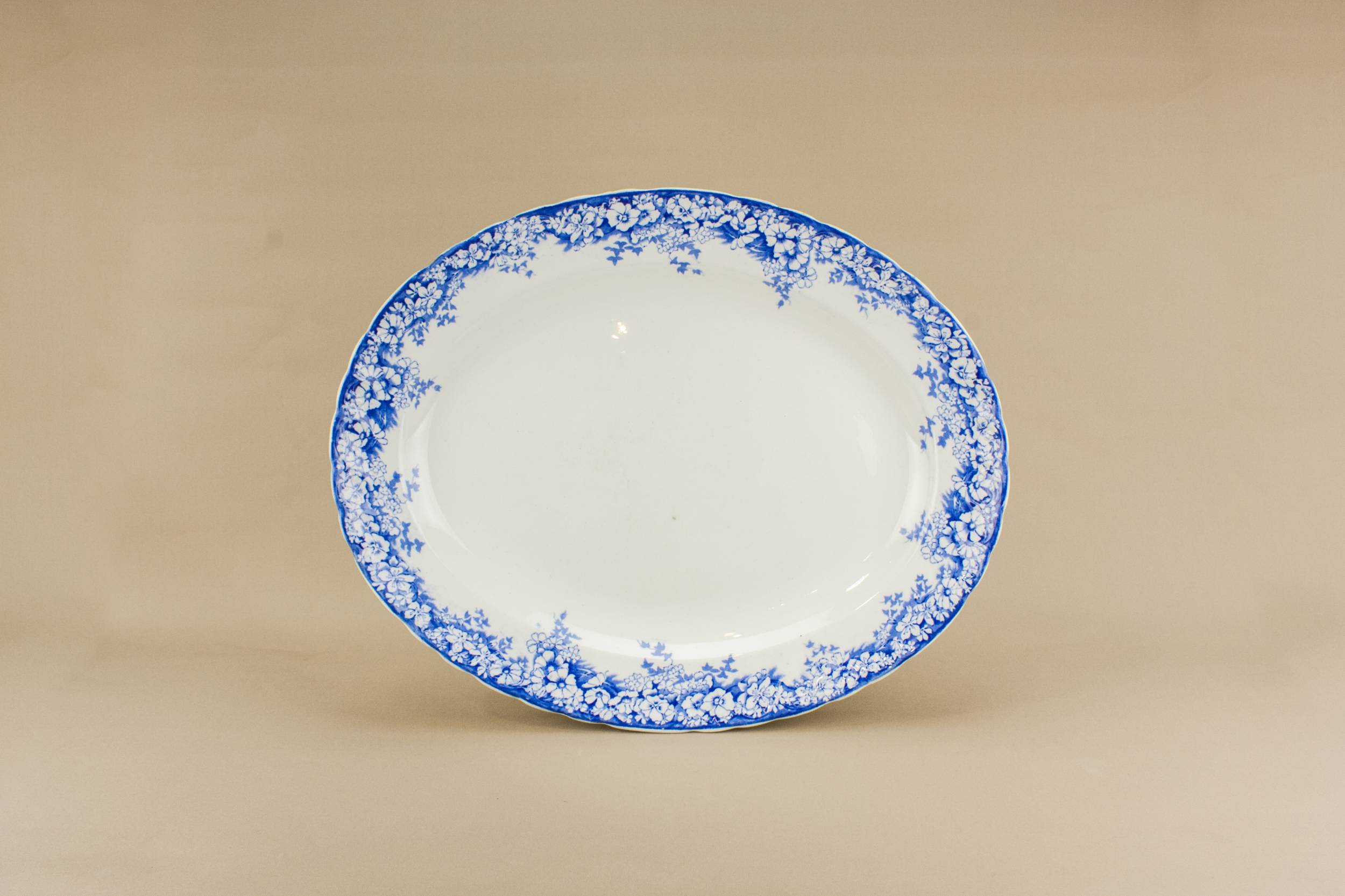Vintage Traditional Oval — Blue and white platter