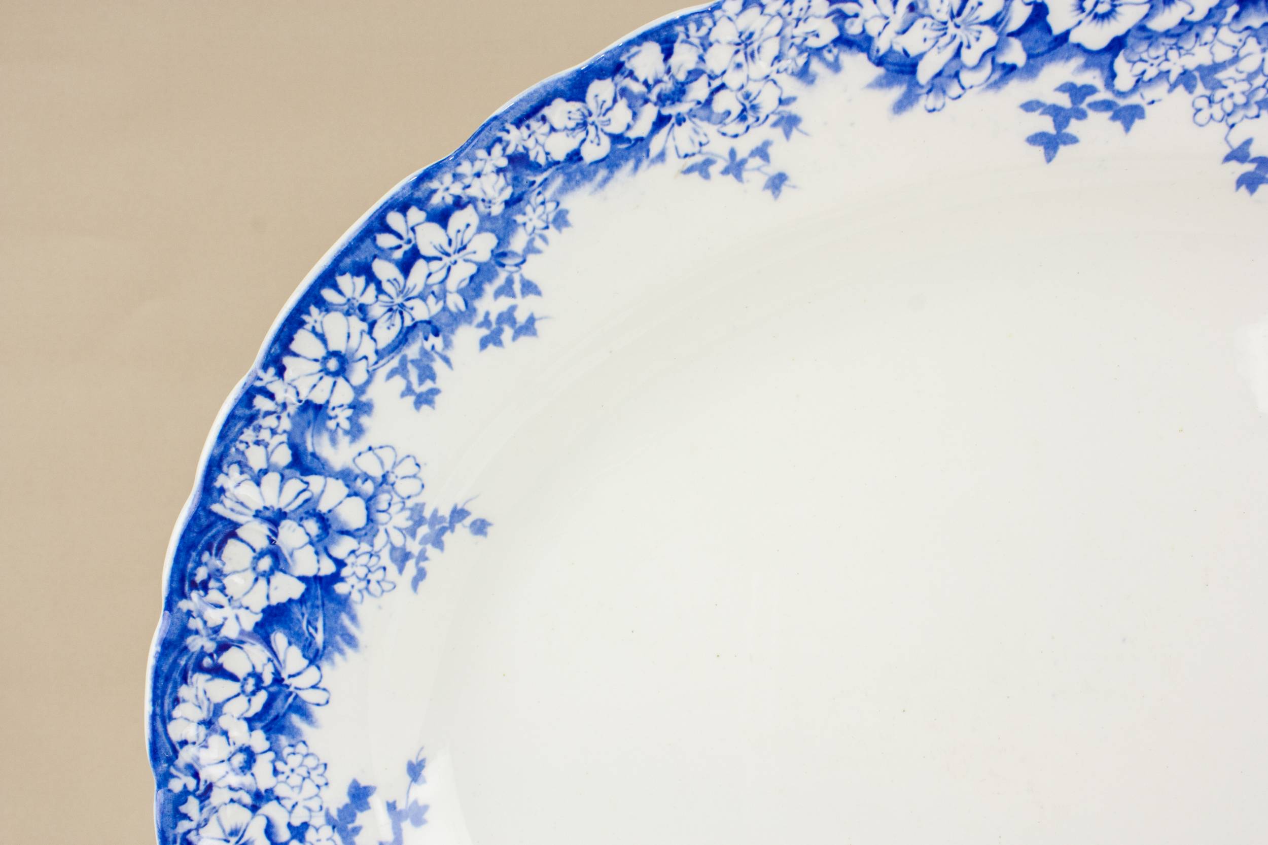 Vintage Traditional Oval — Blue and white platter 1