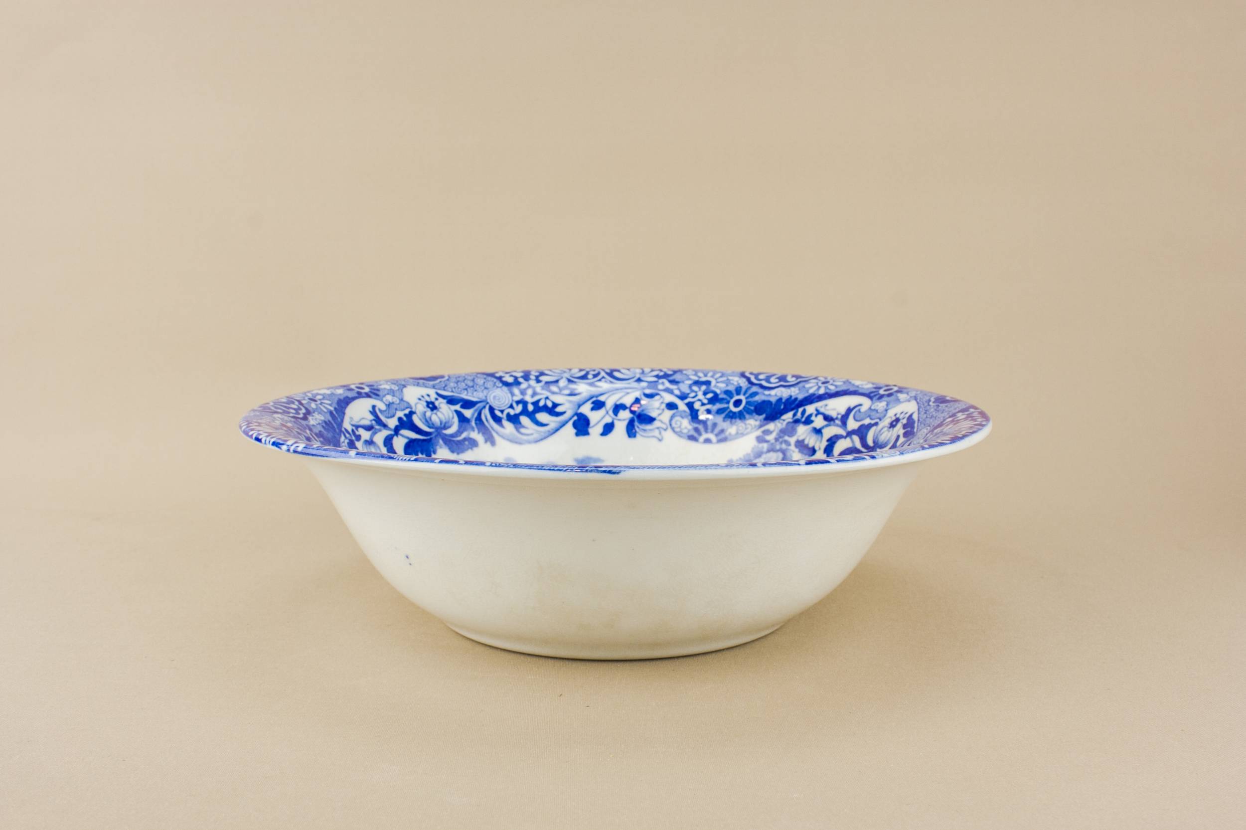 Vintage Elegant Serving — Blue and white bowl 2