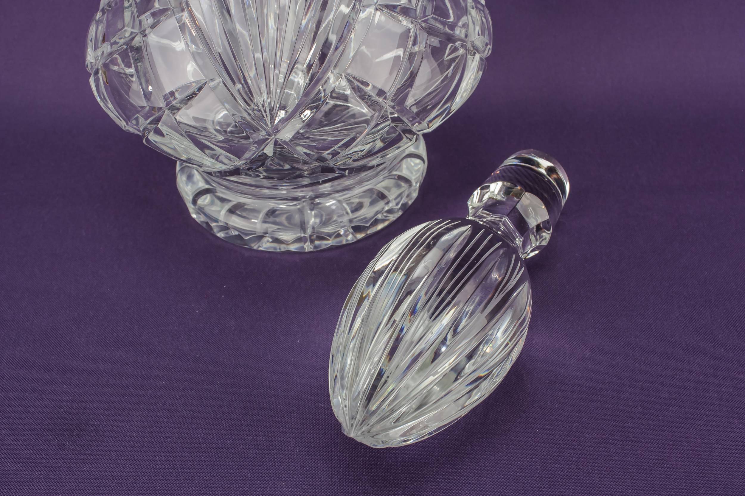 Cut Glass Crystal — Red wine cut glass decanter 1