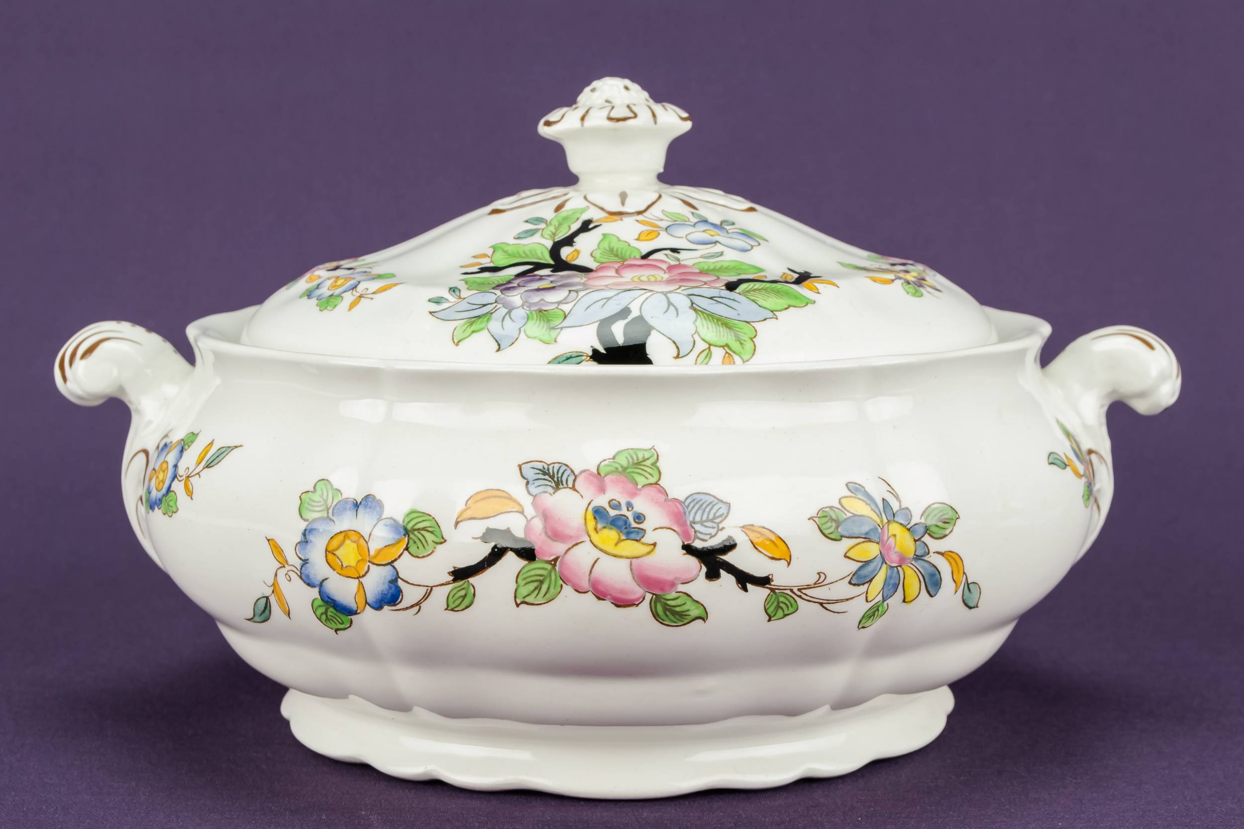 Vintage Small Woodstock — Booths pottery tureen 4