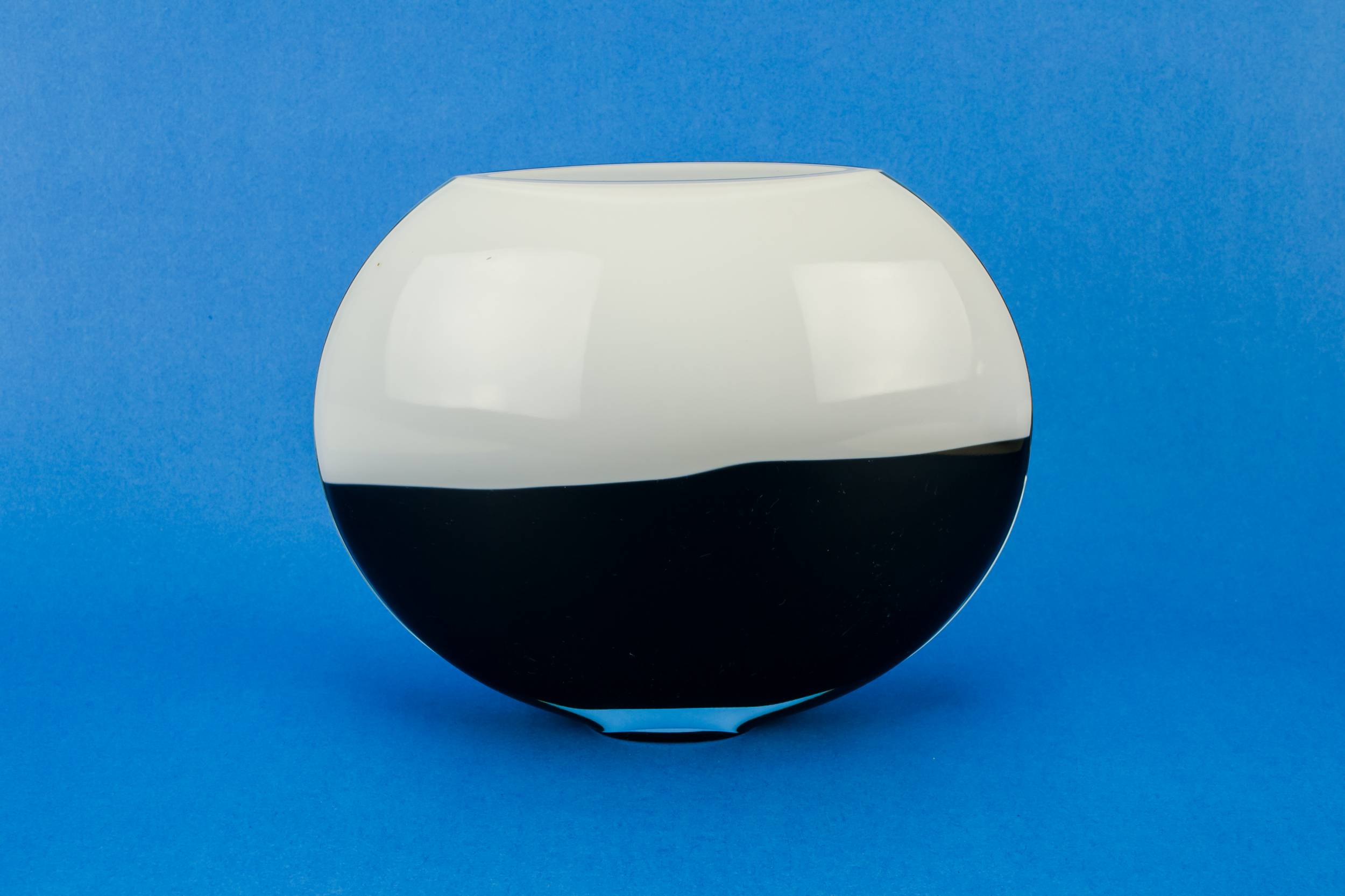 Vintage Modernist Glass — Medium globular vase