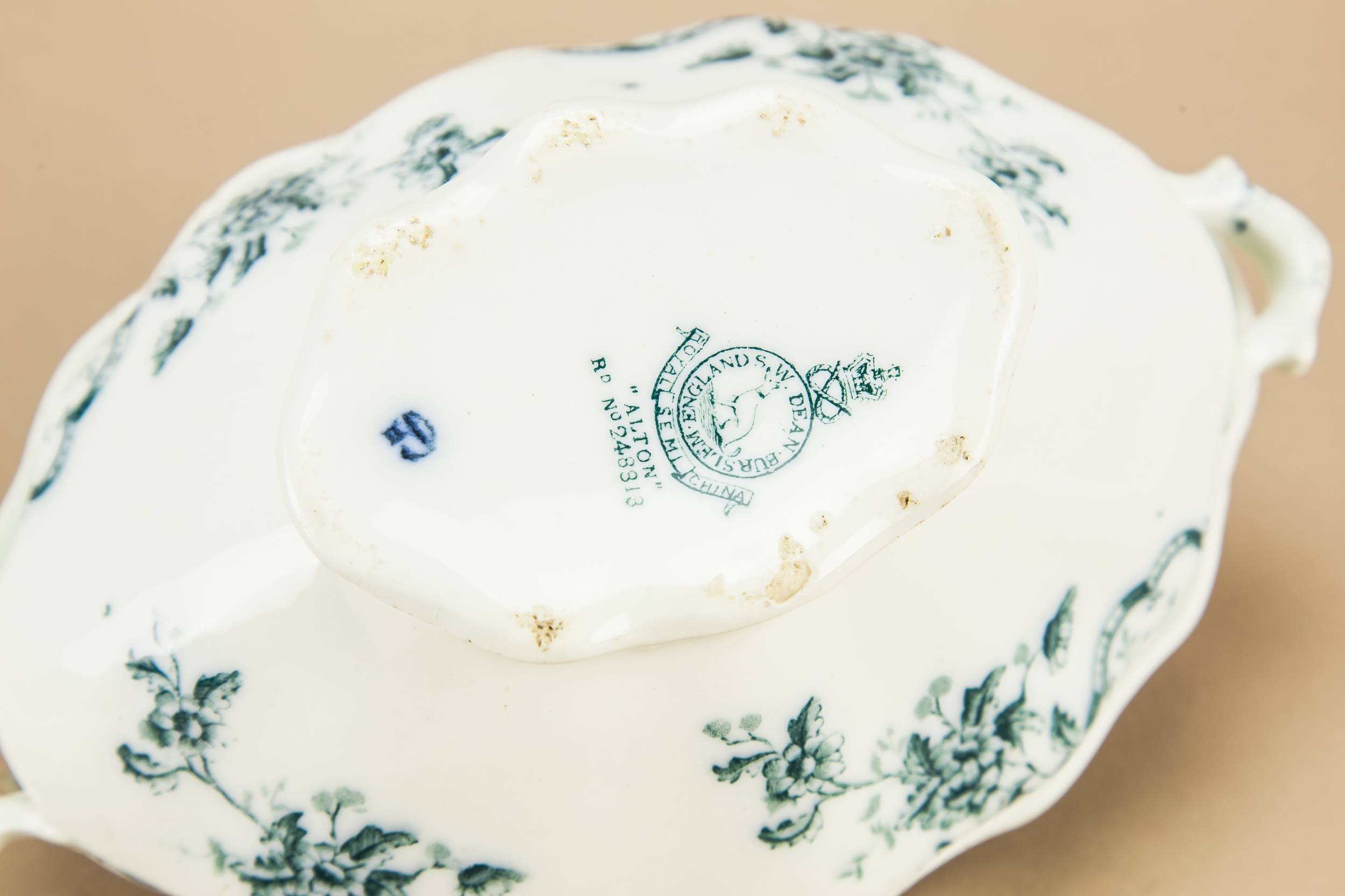 Antique Victorian Pottery — Small green tureen 5