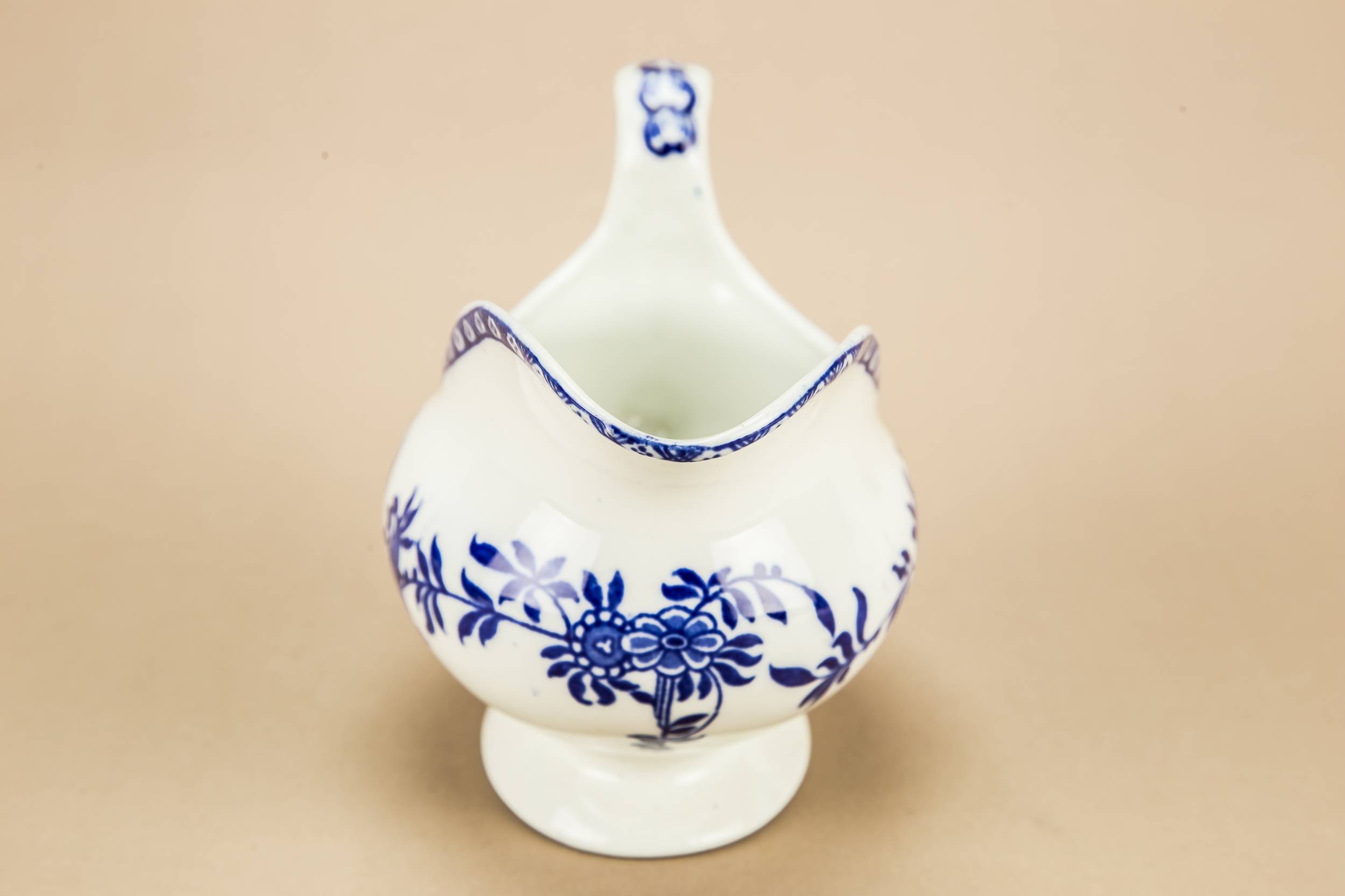 Vintage Blue And — Blue and white gravy boat 3