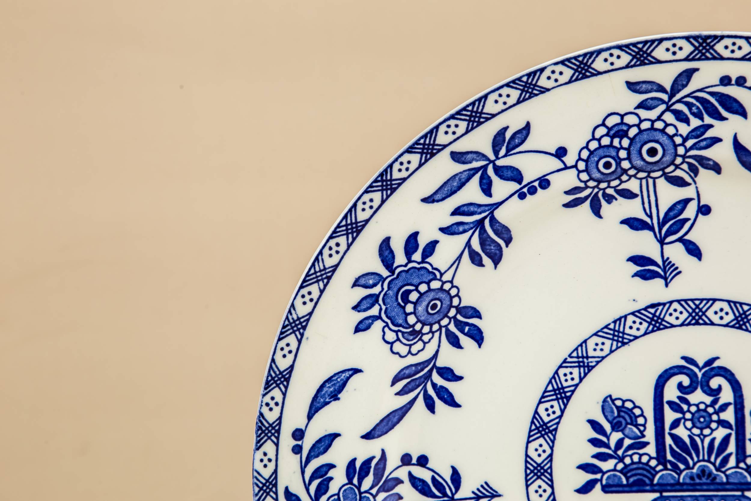 Spectacular Pottery Wood — 6 blue and white dinner plates 1
