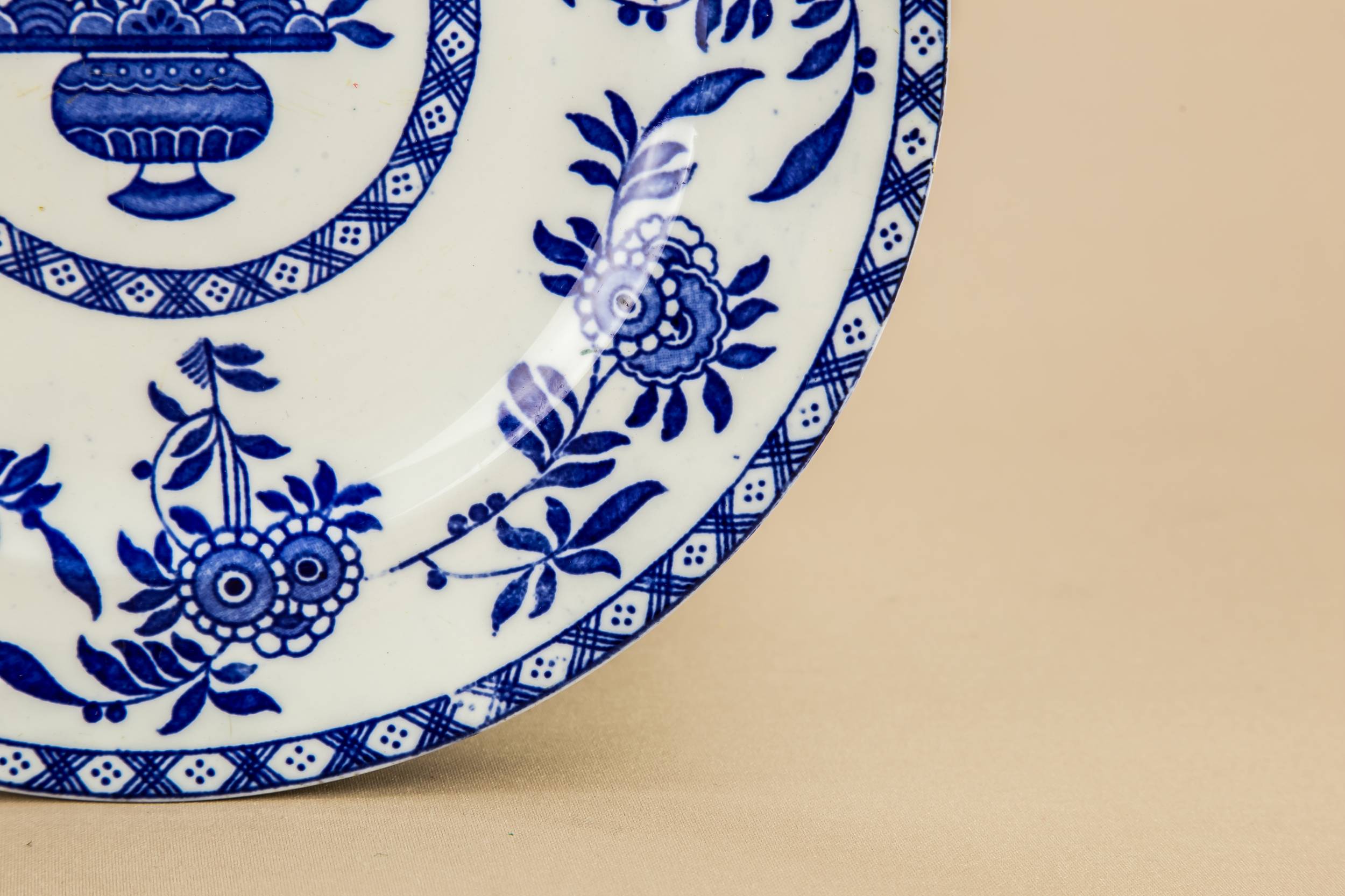 Spectacular Traditional MEDIUM — 6 blue and white medium plates 1