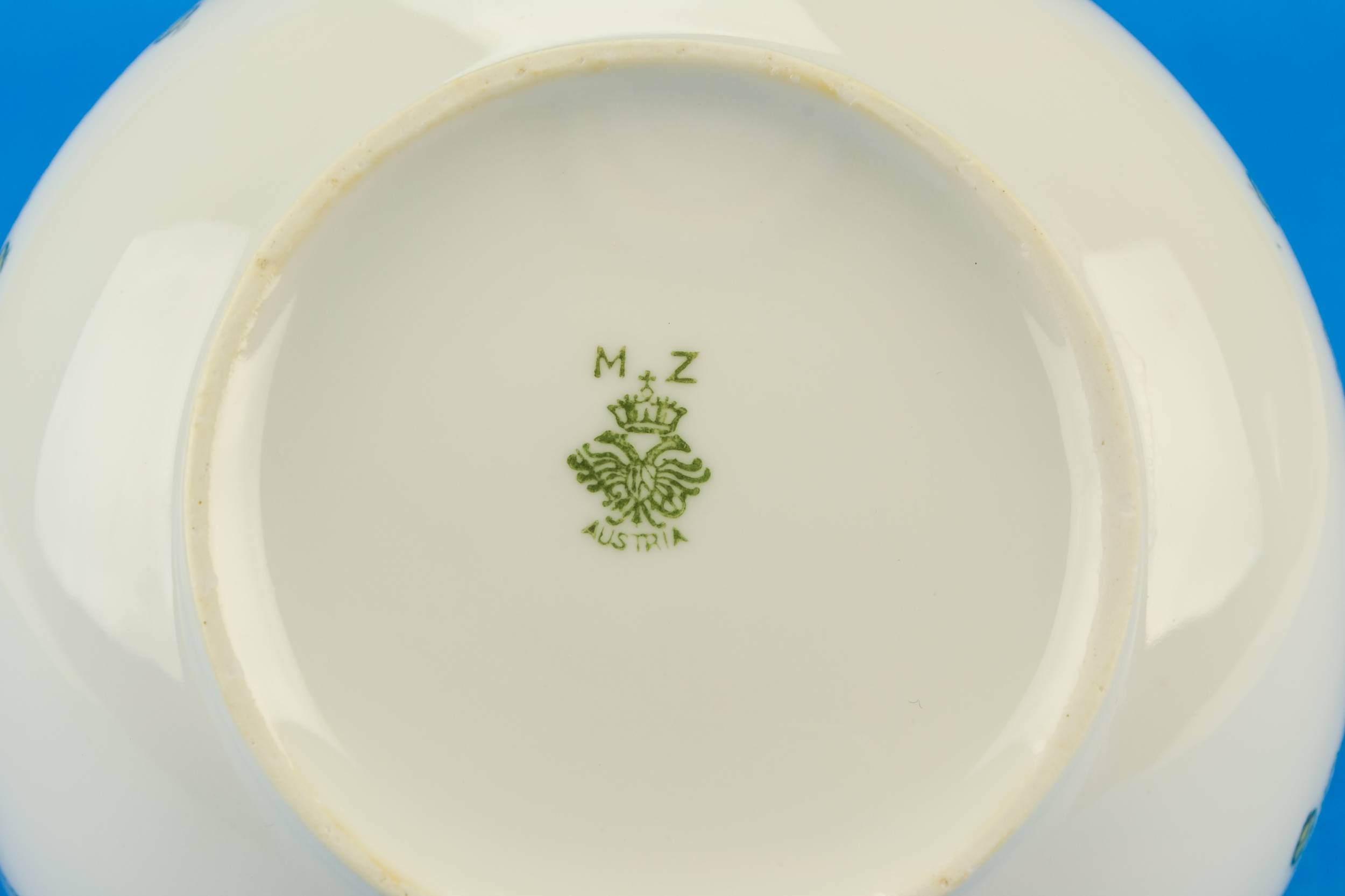 Opulent Antique Porcelain — Small sugar bowl 2