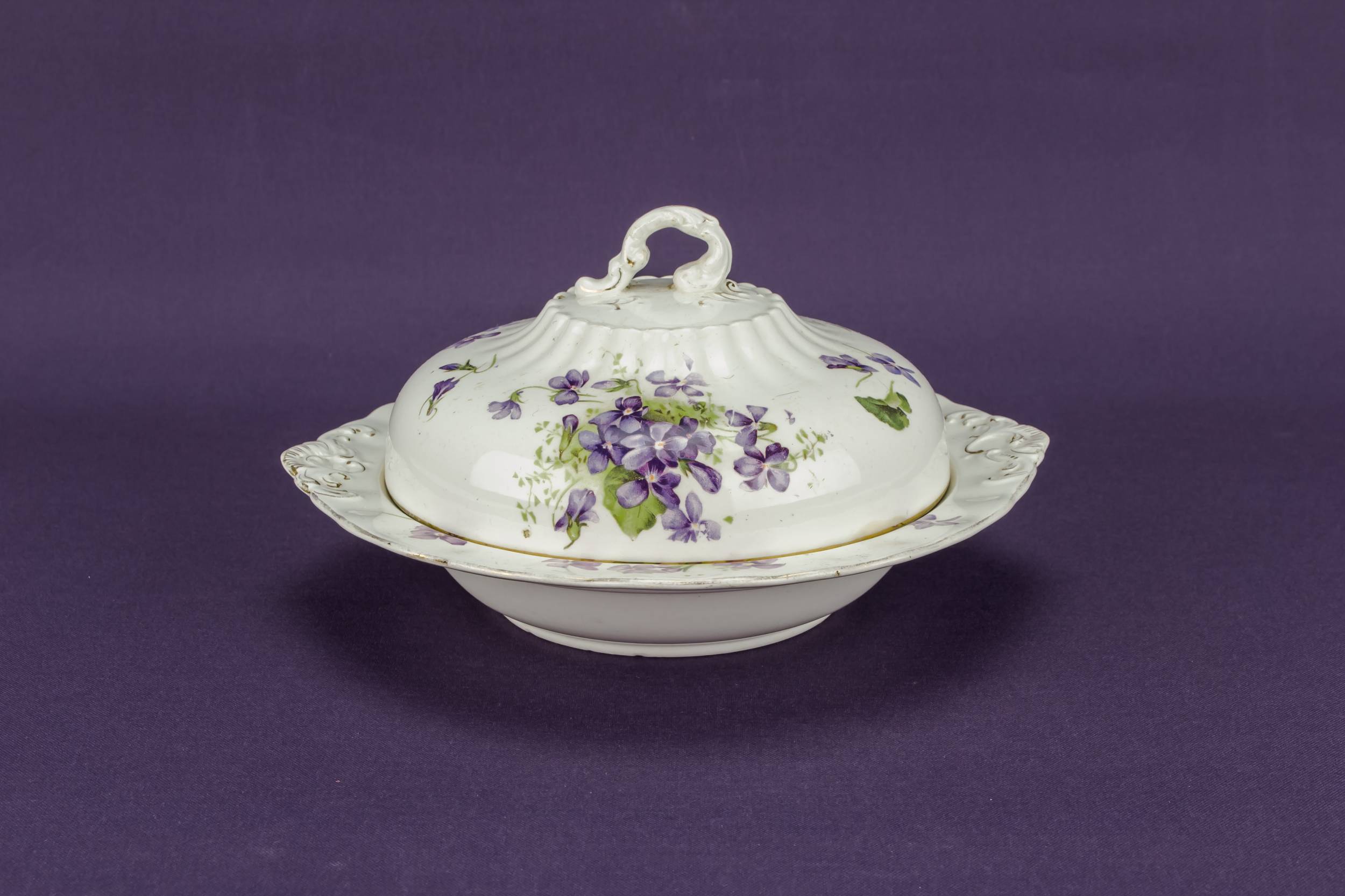 Antique Charming Retro — Art Nouveau porcelain bowl