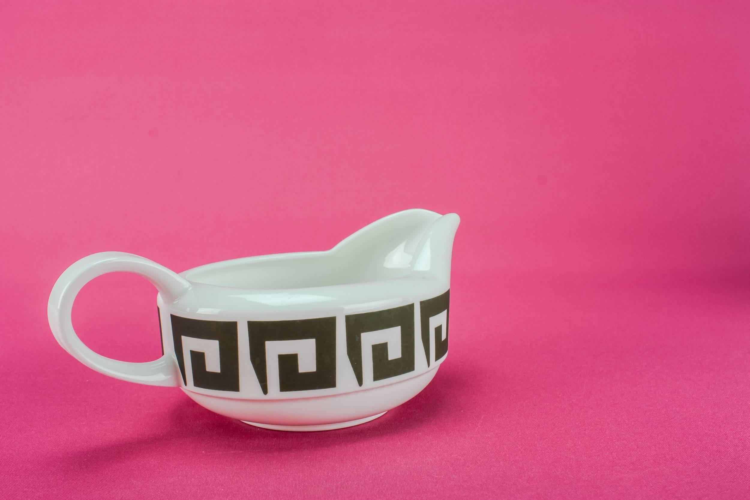 Elegant Modernist Medium — Wedgwood bone china gravy boat 1
