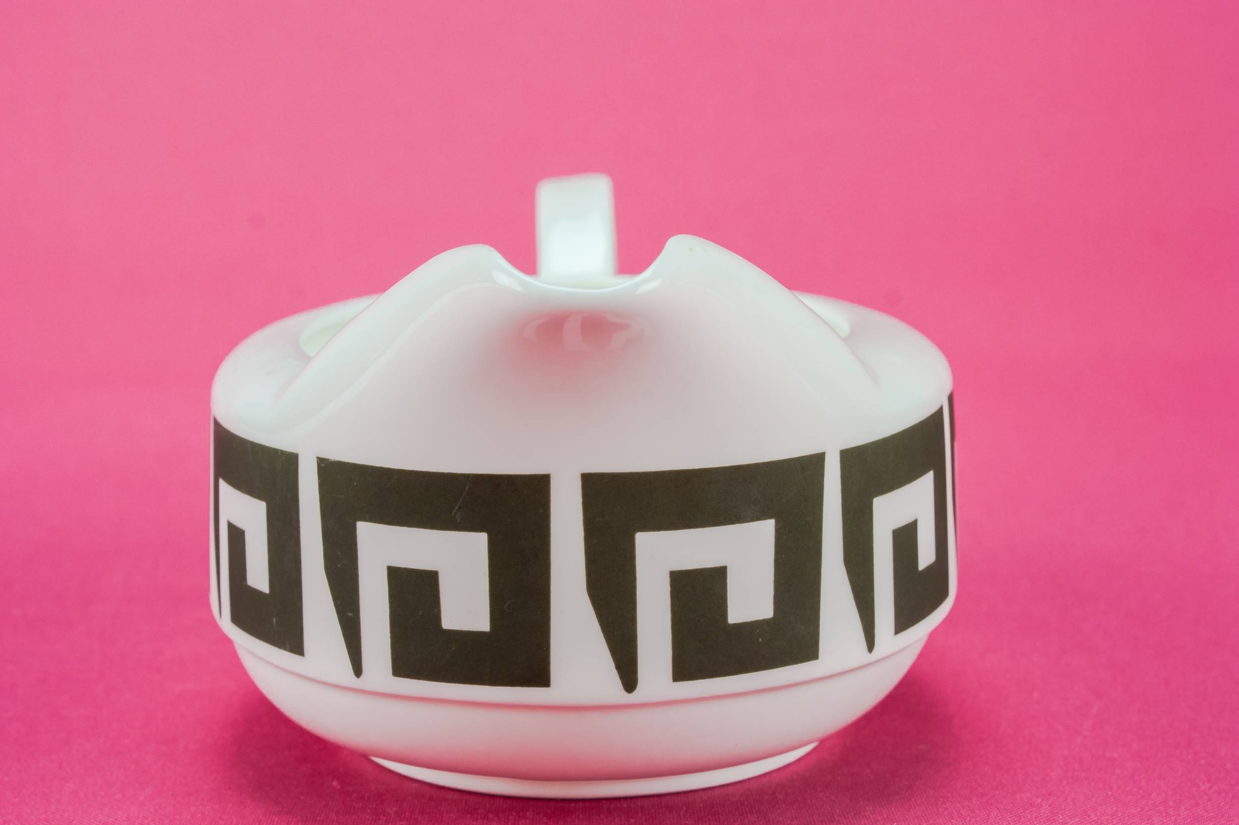 Elegant Modernist Medium — Wedgwood bone china gravy boat 2