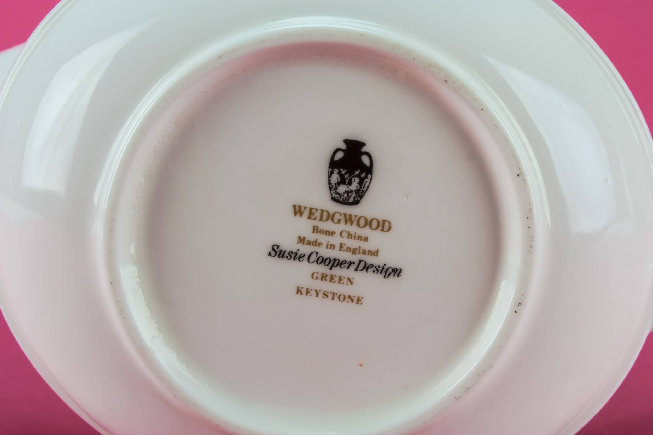 Elegant Modernist Medium — Wedgwood bone china gravy boat 3