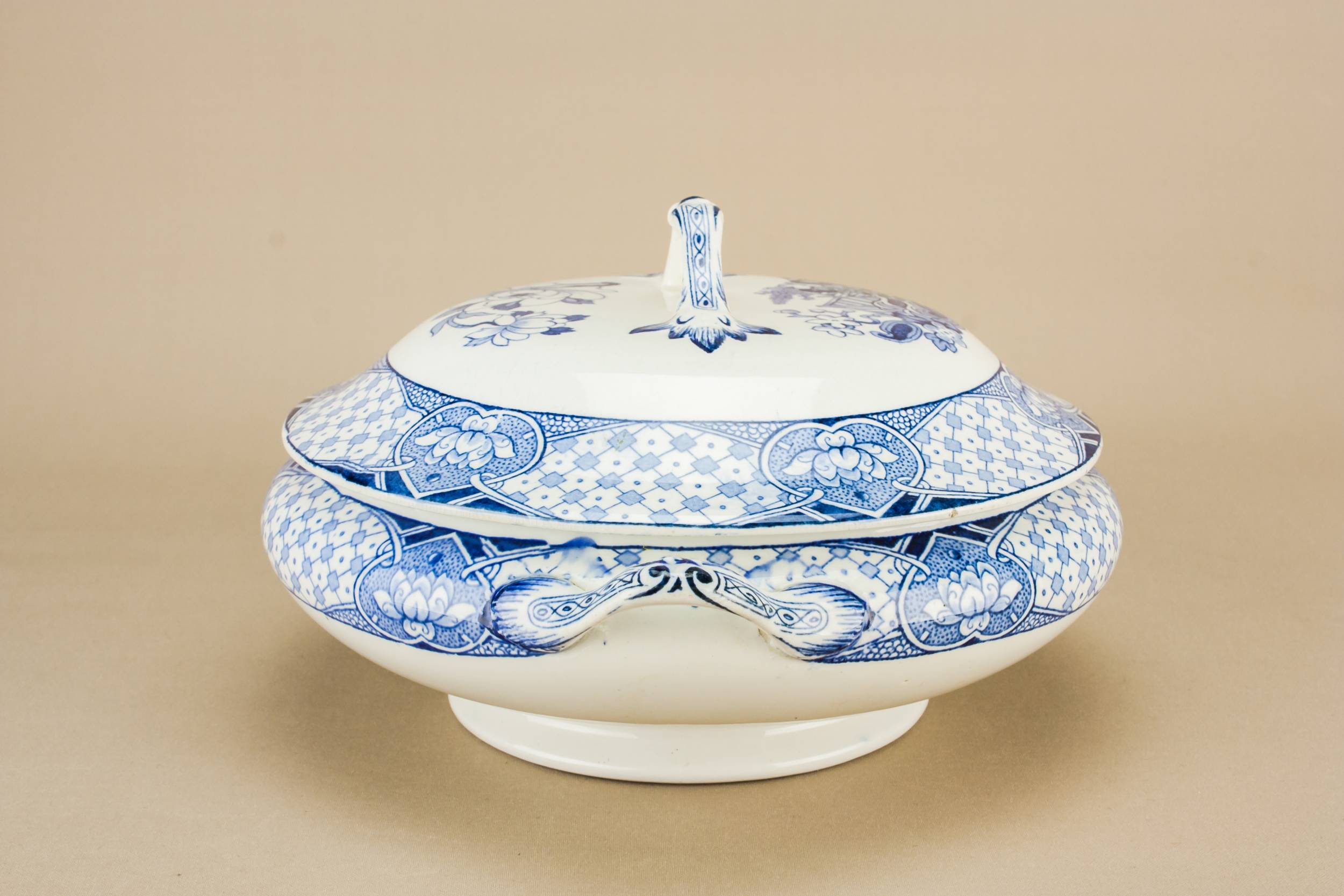 Blue And White — Blue and white tureen 3