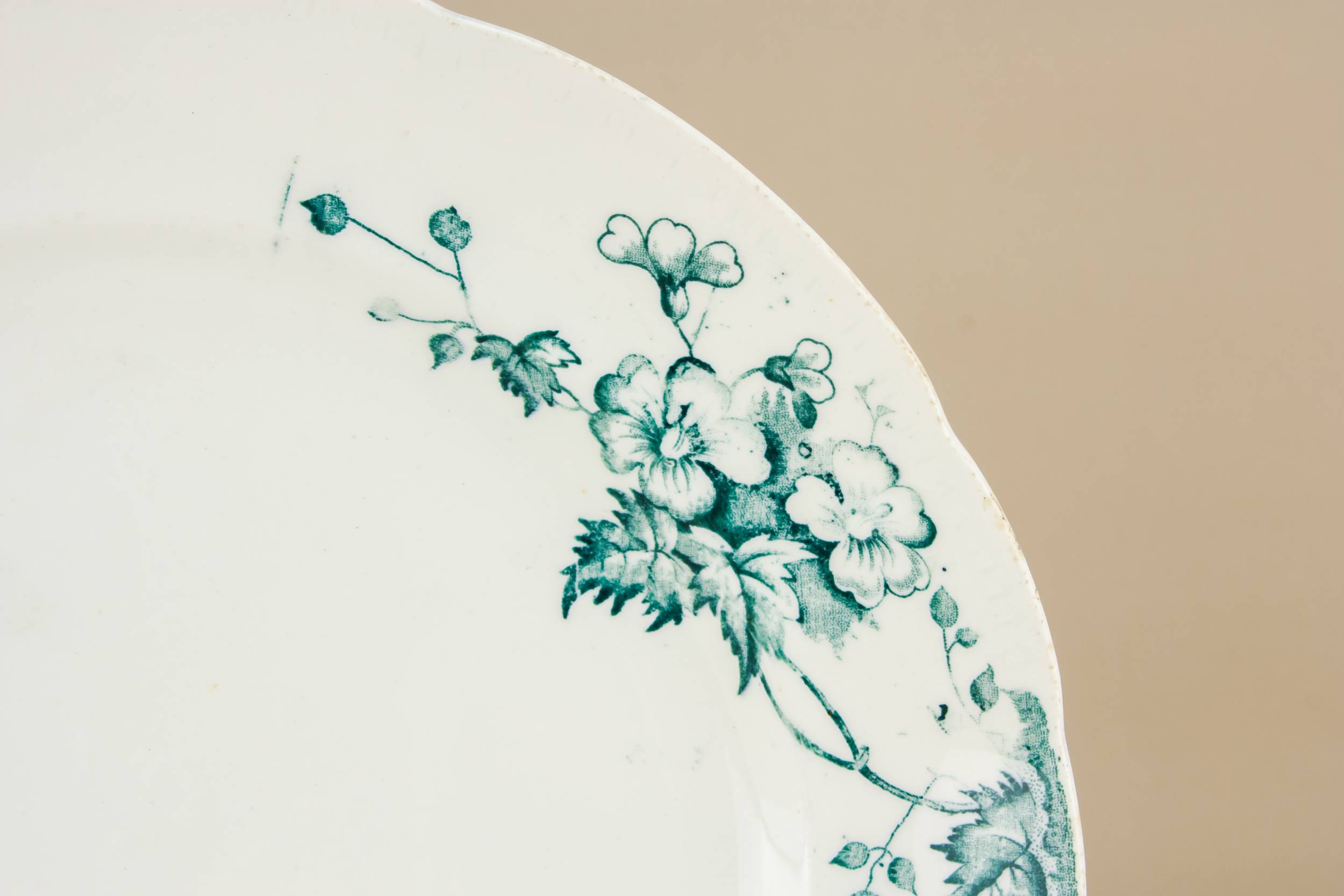 Antique Spectacular DINNER — 4 pottery dinner plates 1
