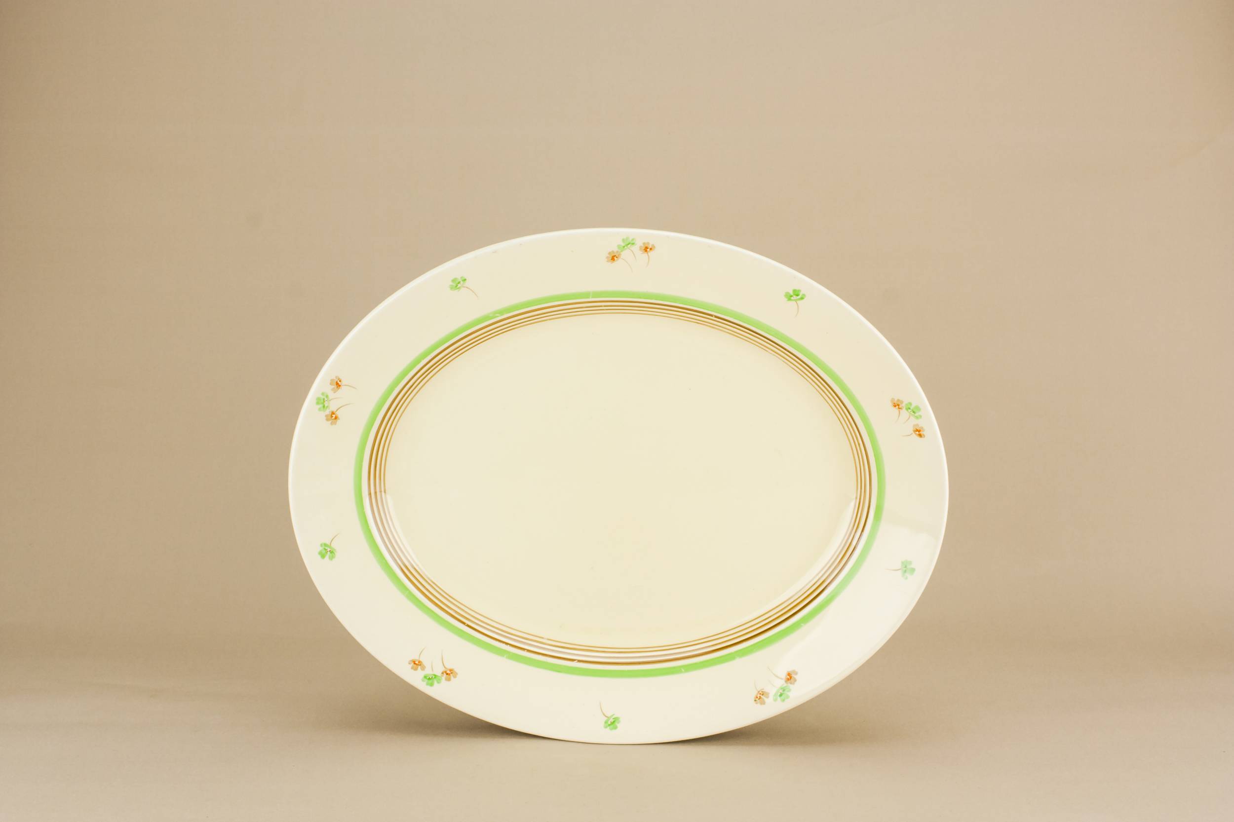 Vintage Elegant Pottery — Minimalist serving platter