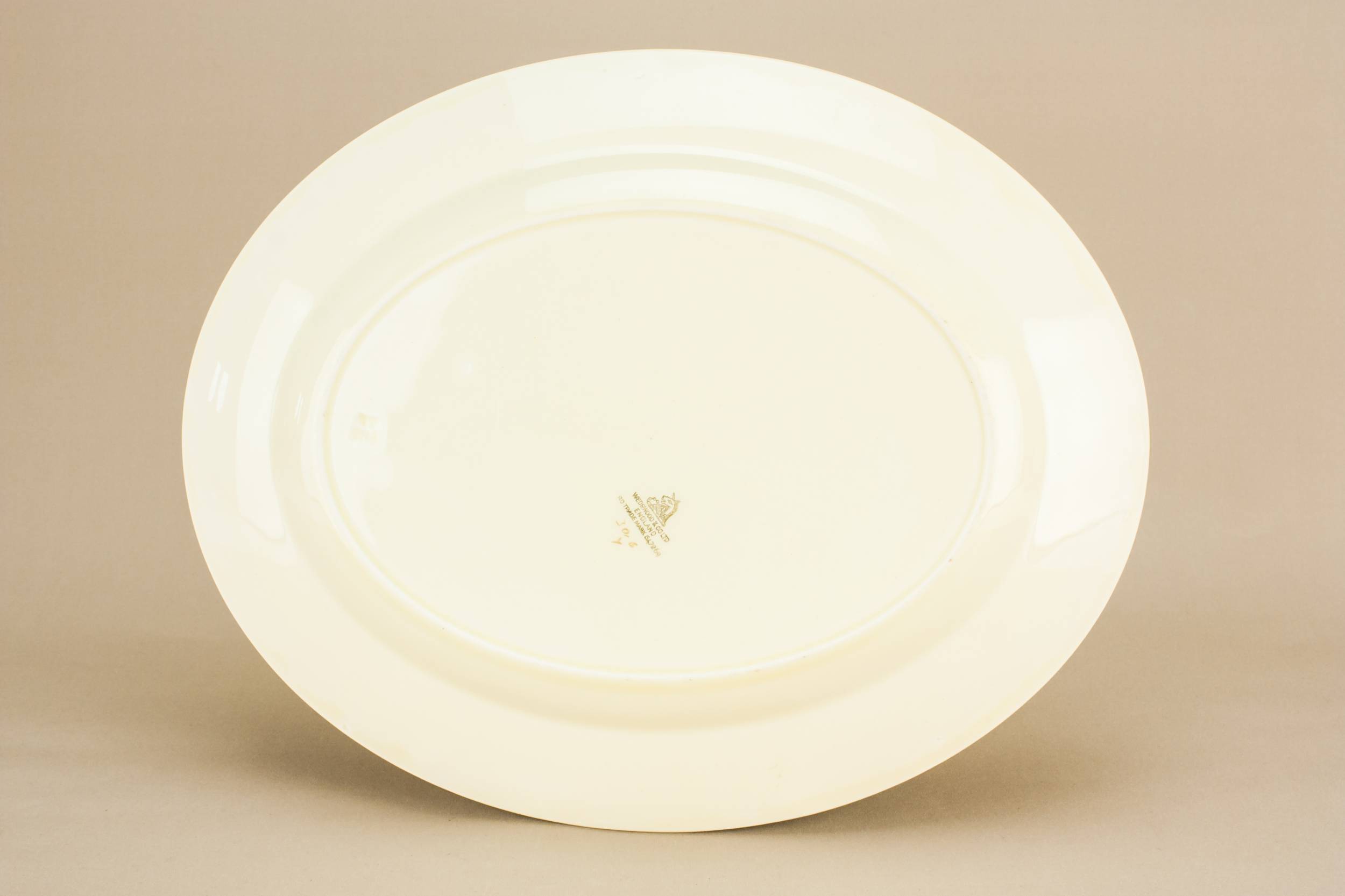 Vintage Elegant Pottery — Minimalist serving platter 2