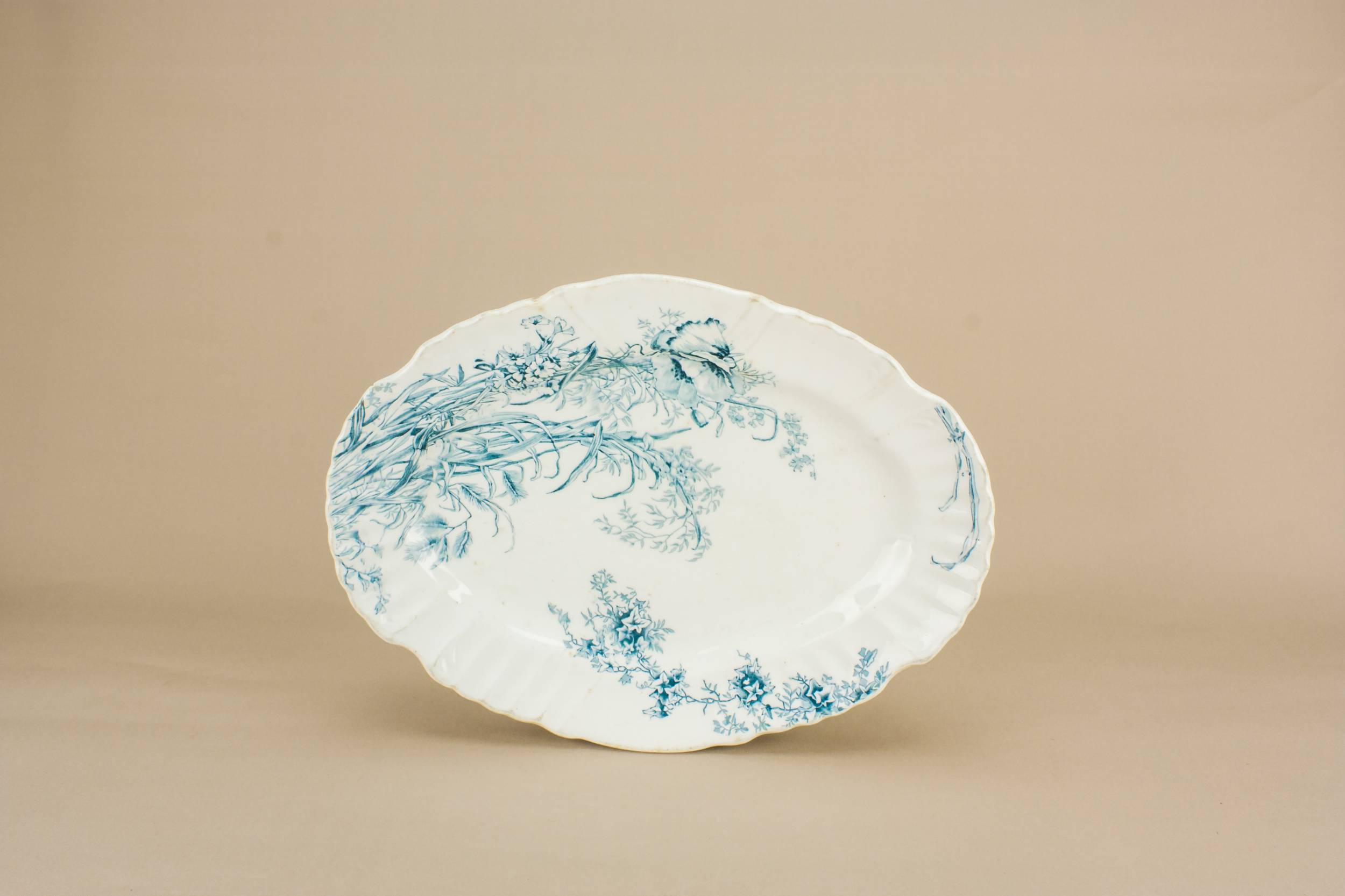 Art Nouveau Antique — Royal Doulton platter
