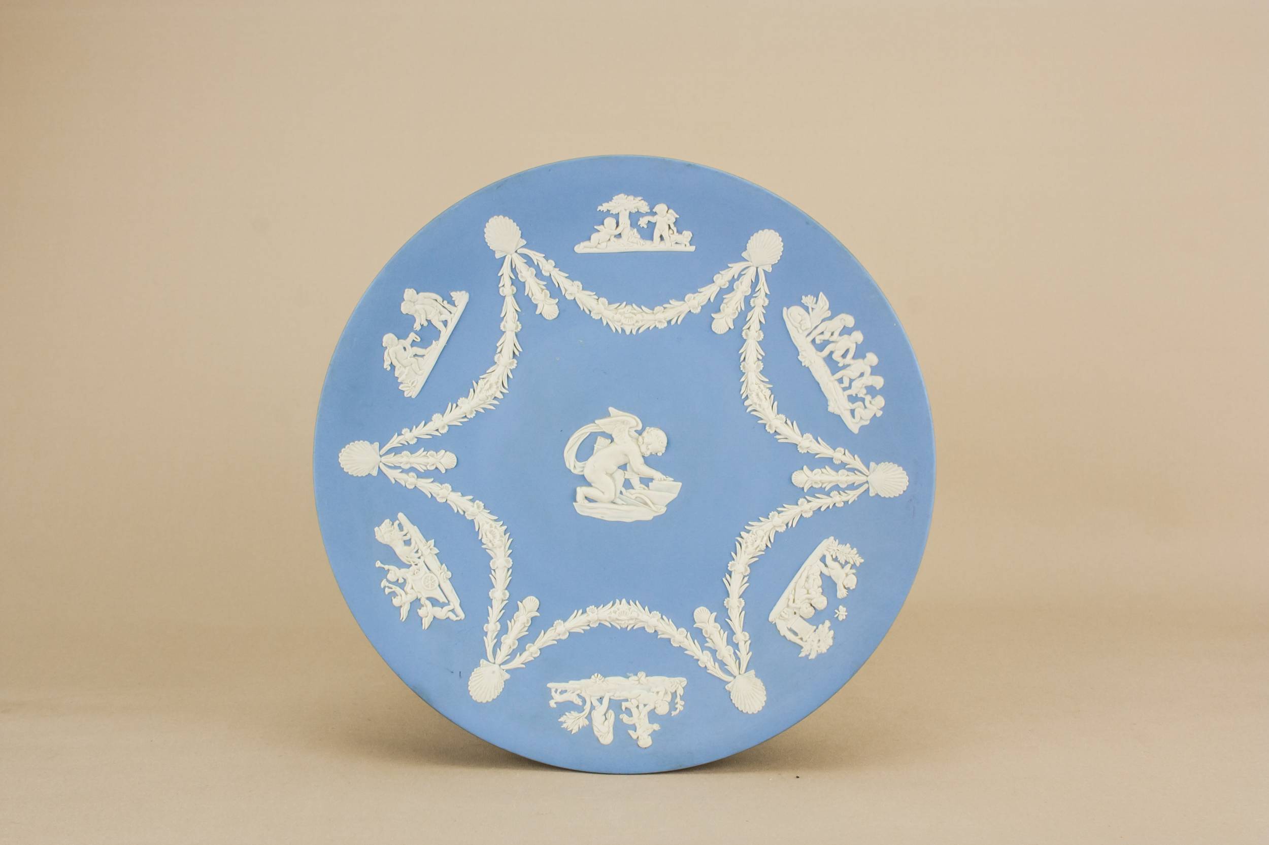 Porcelain Elegant Figures — Jasperware porcelain bowl