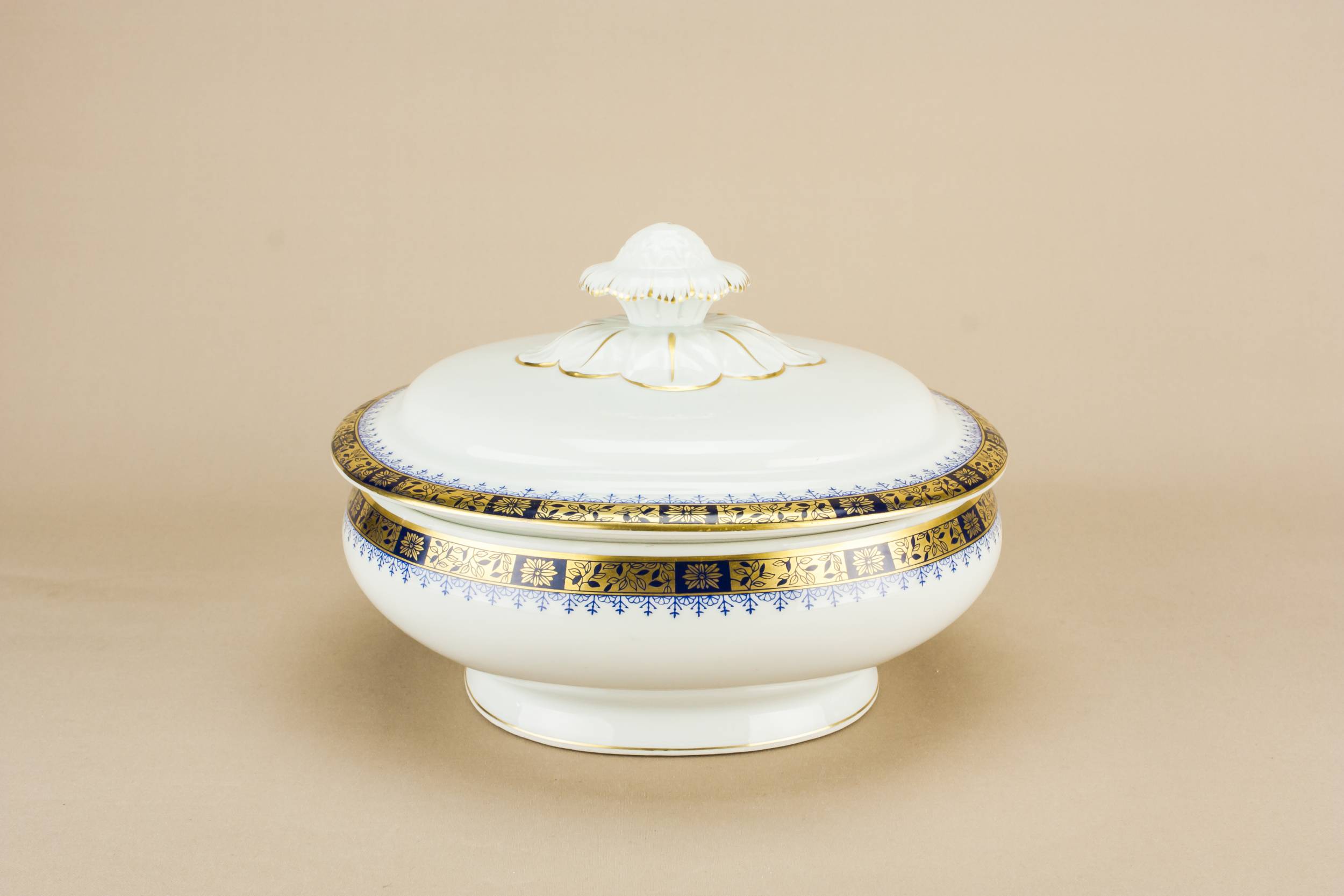 Vintage Porcelain Floral — Vista Alegre porcelain turee