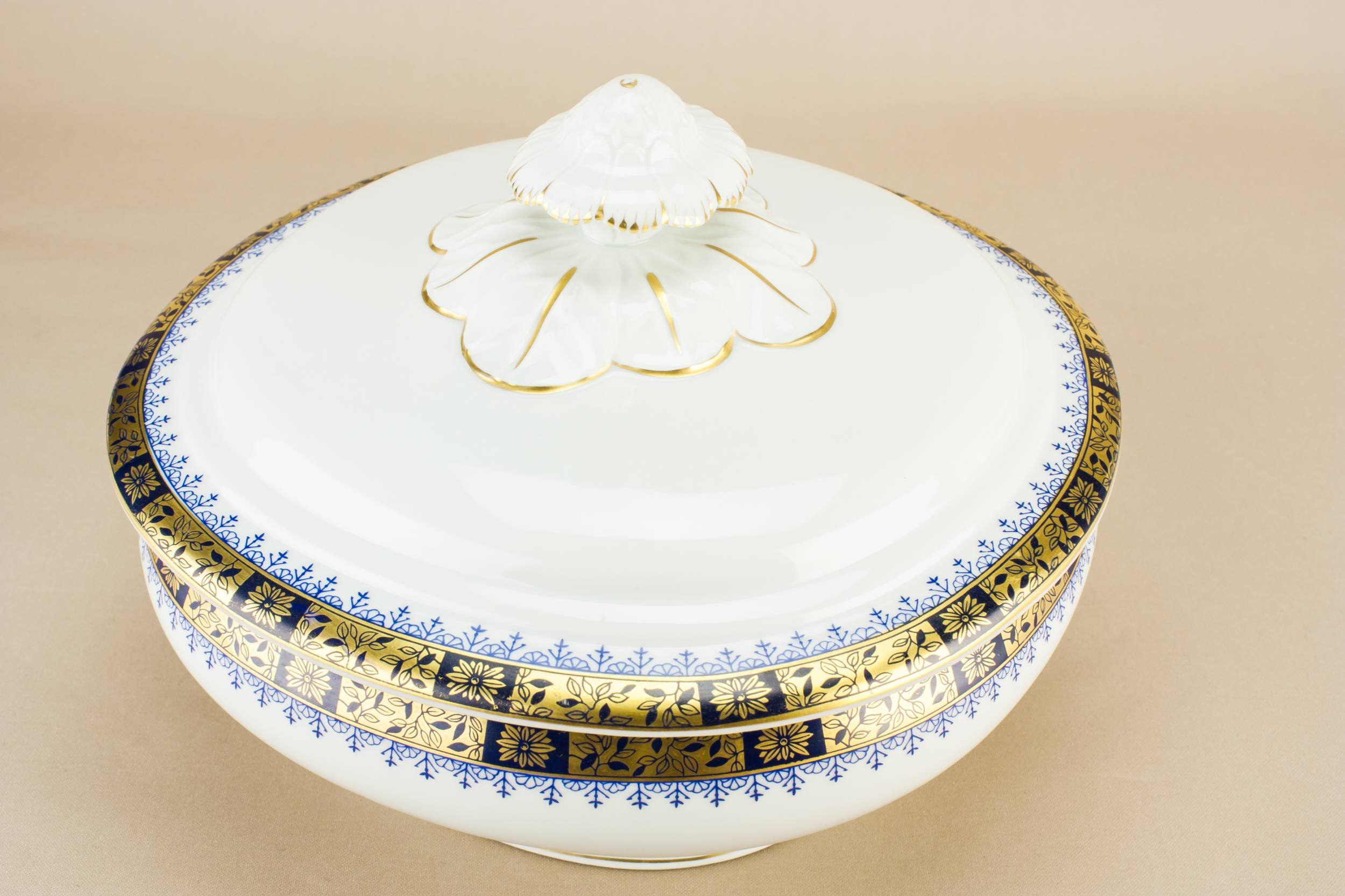 Vintage Porcelain Floral — Vista Alegre porcelain turee 2